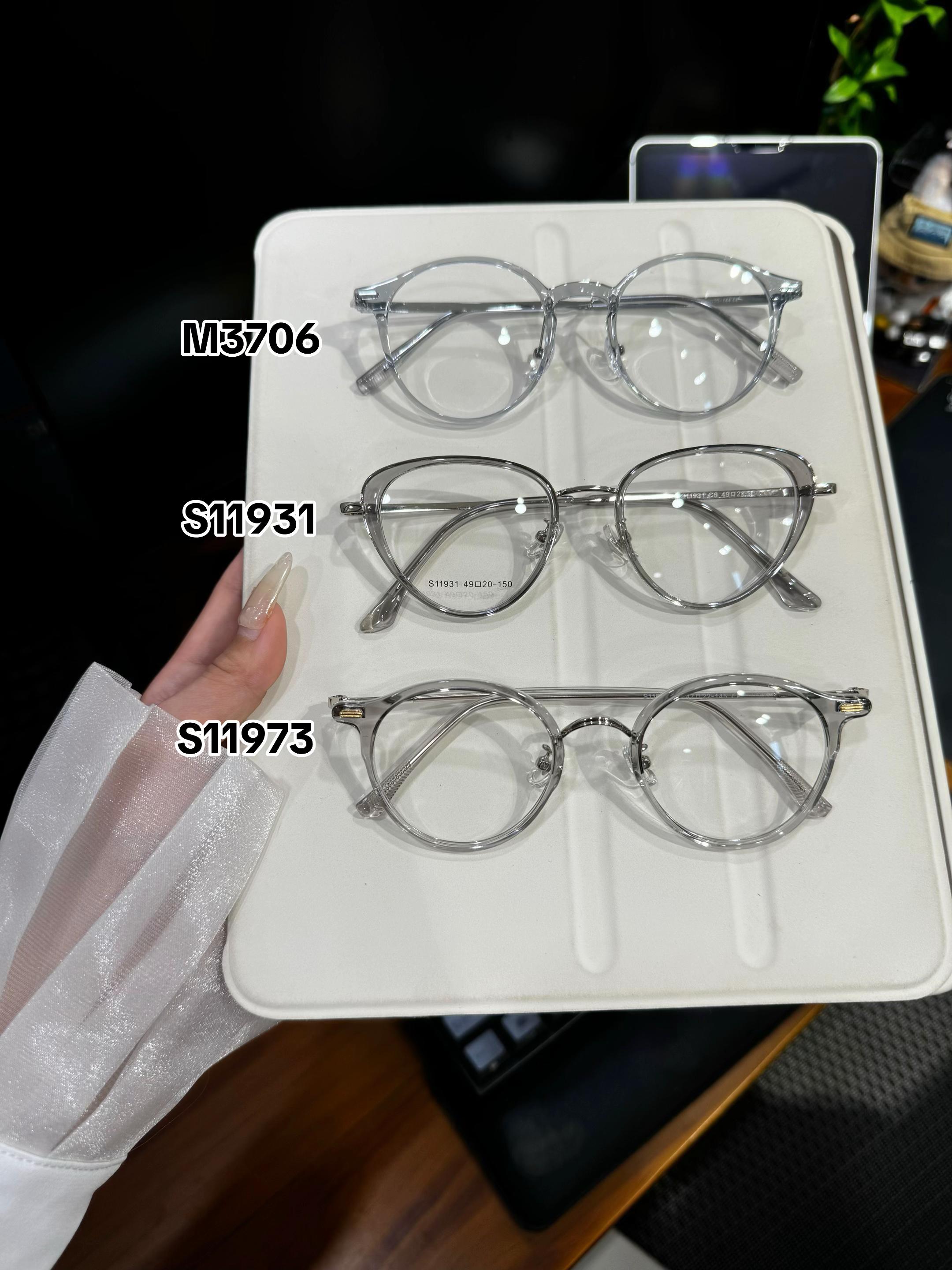 @SWAN GLASSES