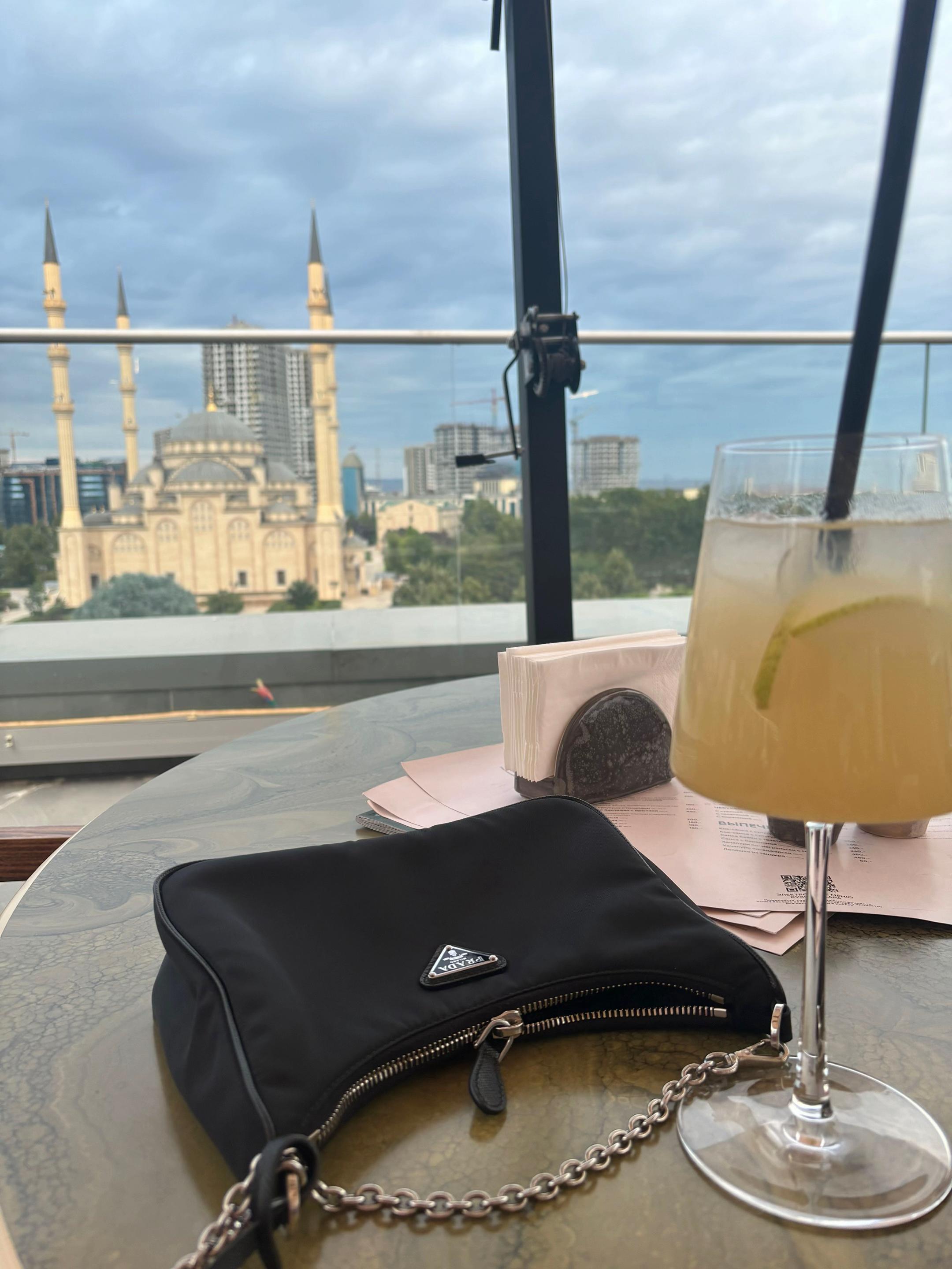 @alv_abayas