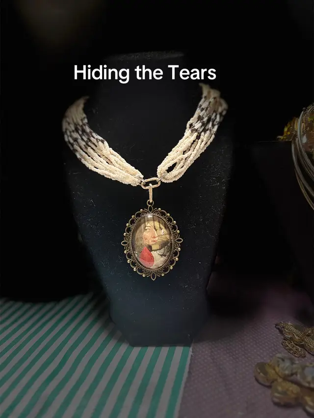 @Evelyn's Collections