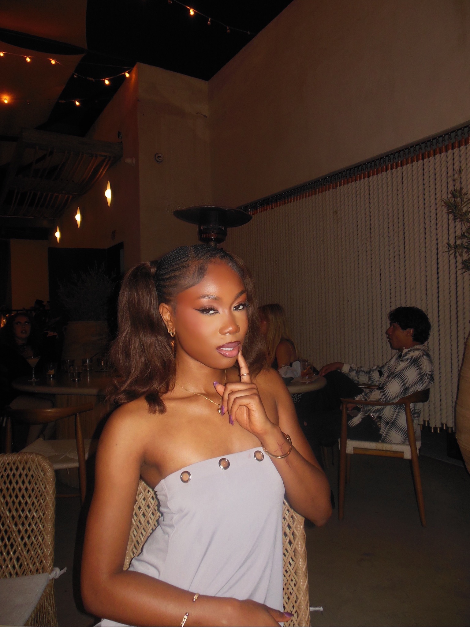 @Bella