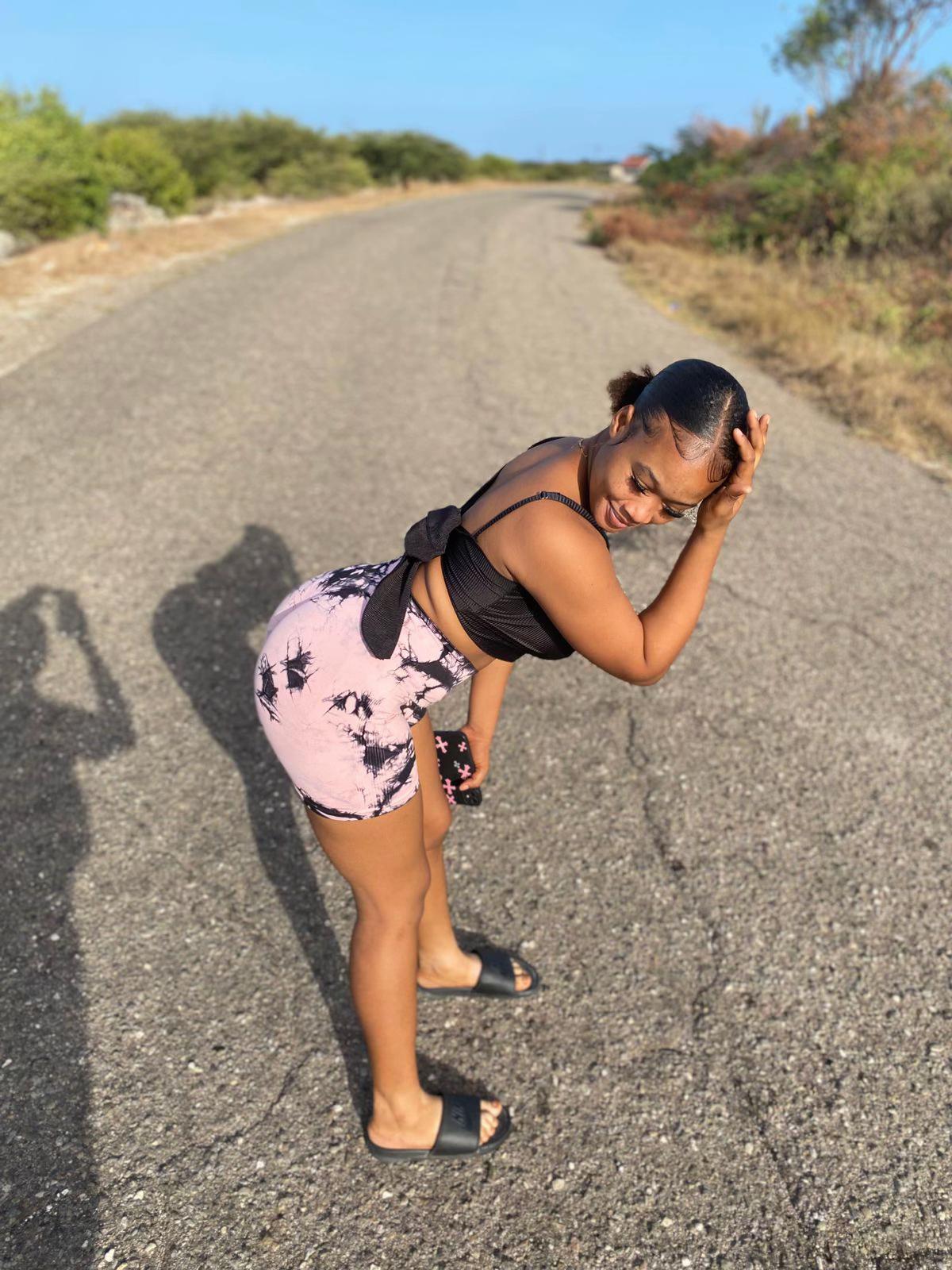 @itz_yourgirl_ren_