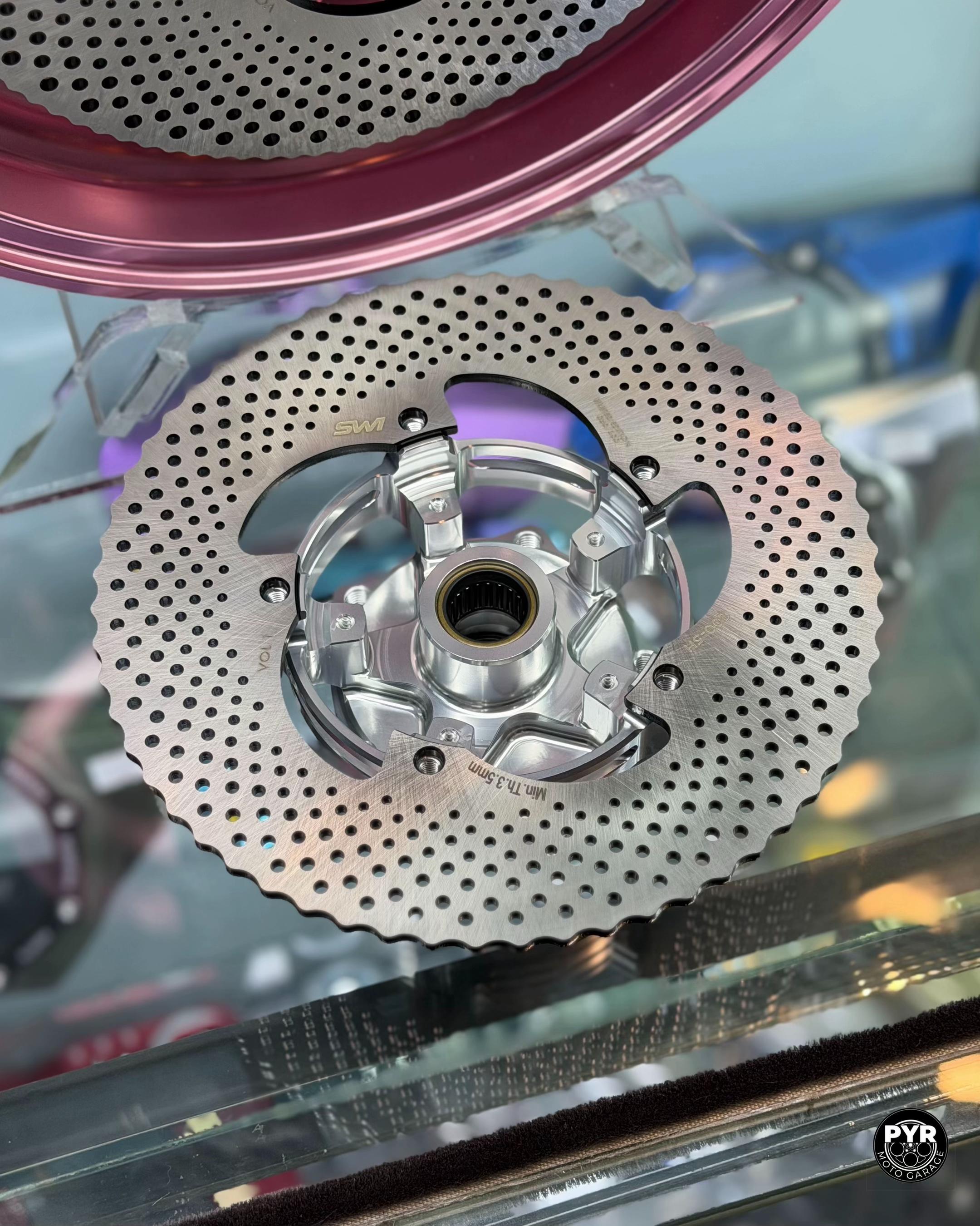 @Pyrmotogarage