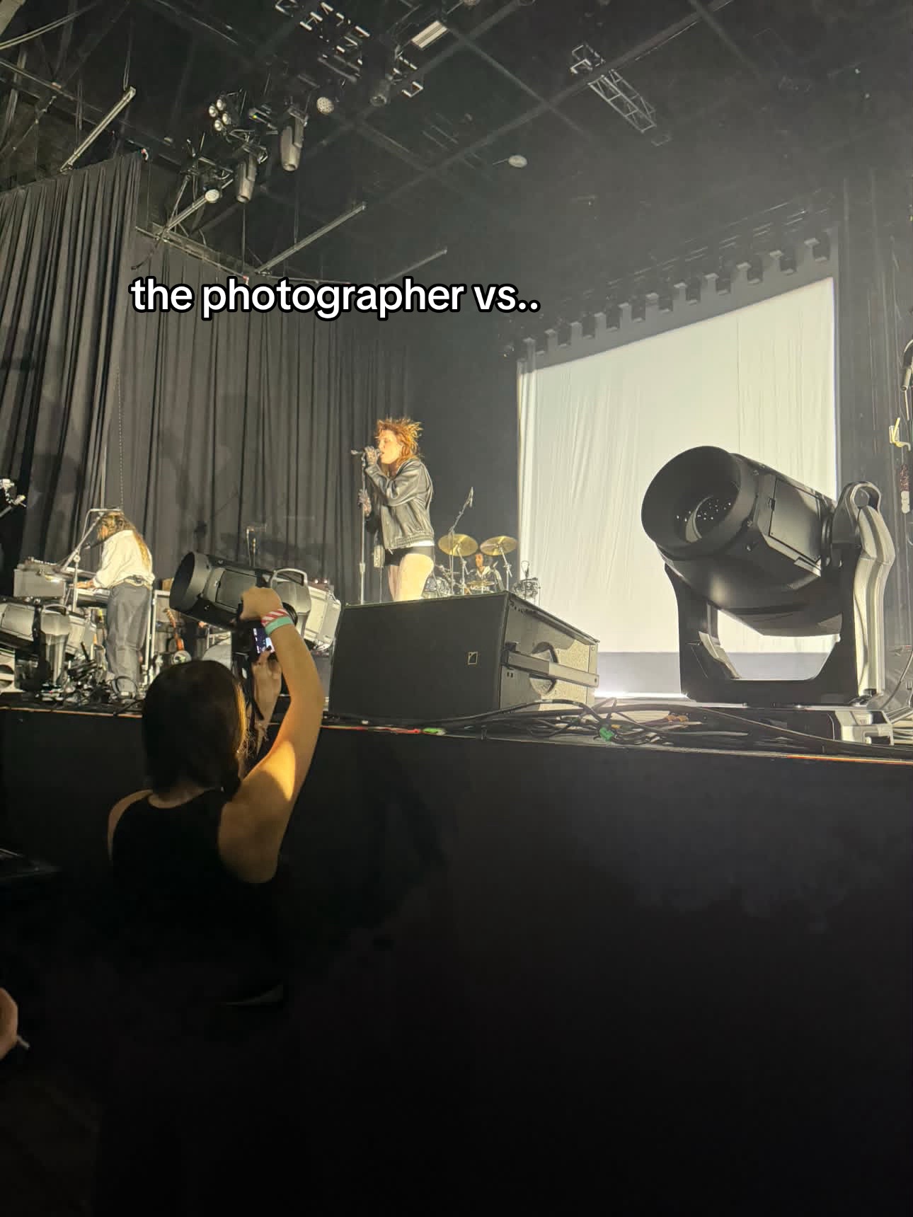 @claire | live music photog