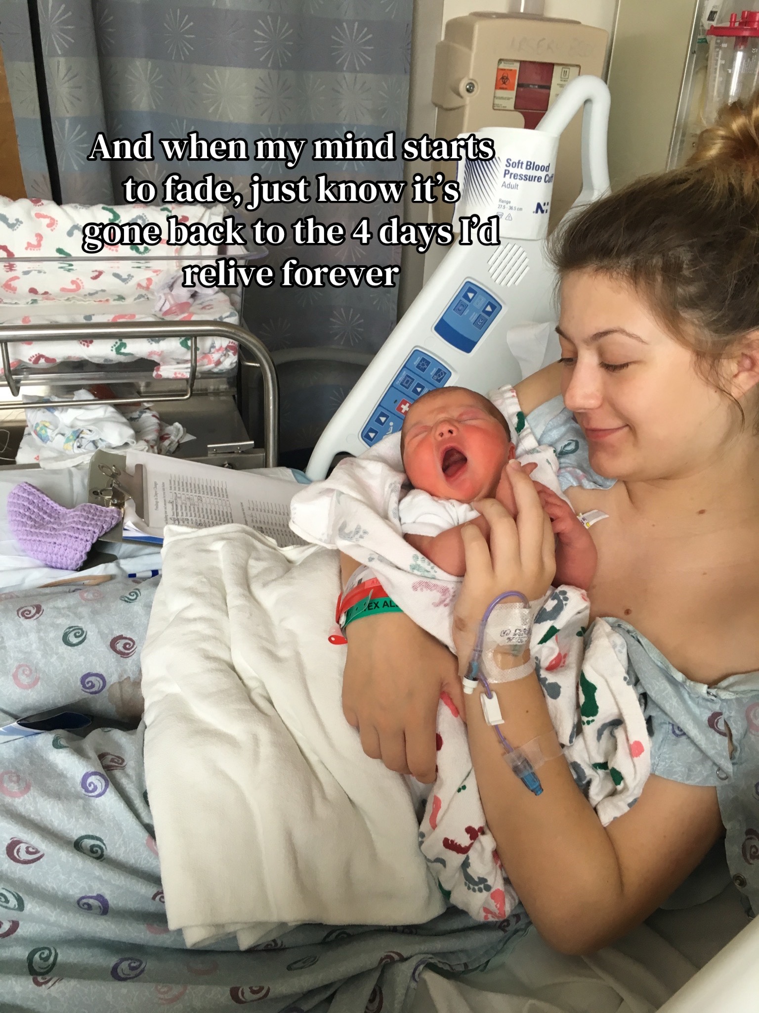 @ohhalezno | book girly + mom