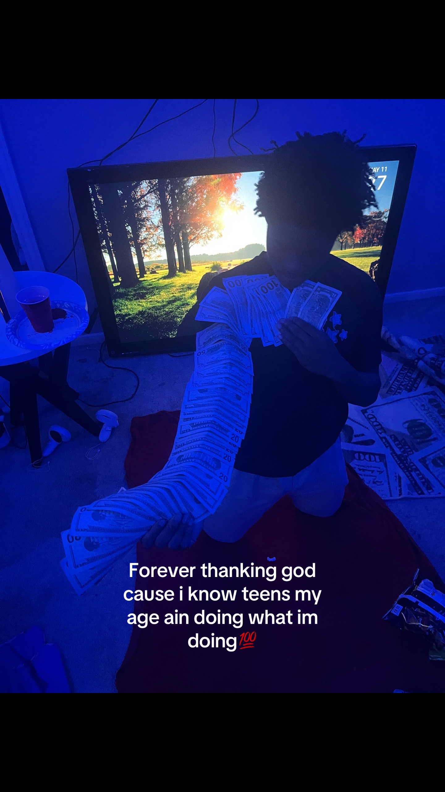 @⃟