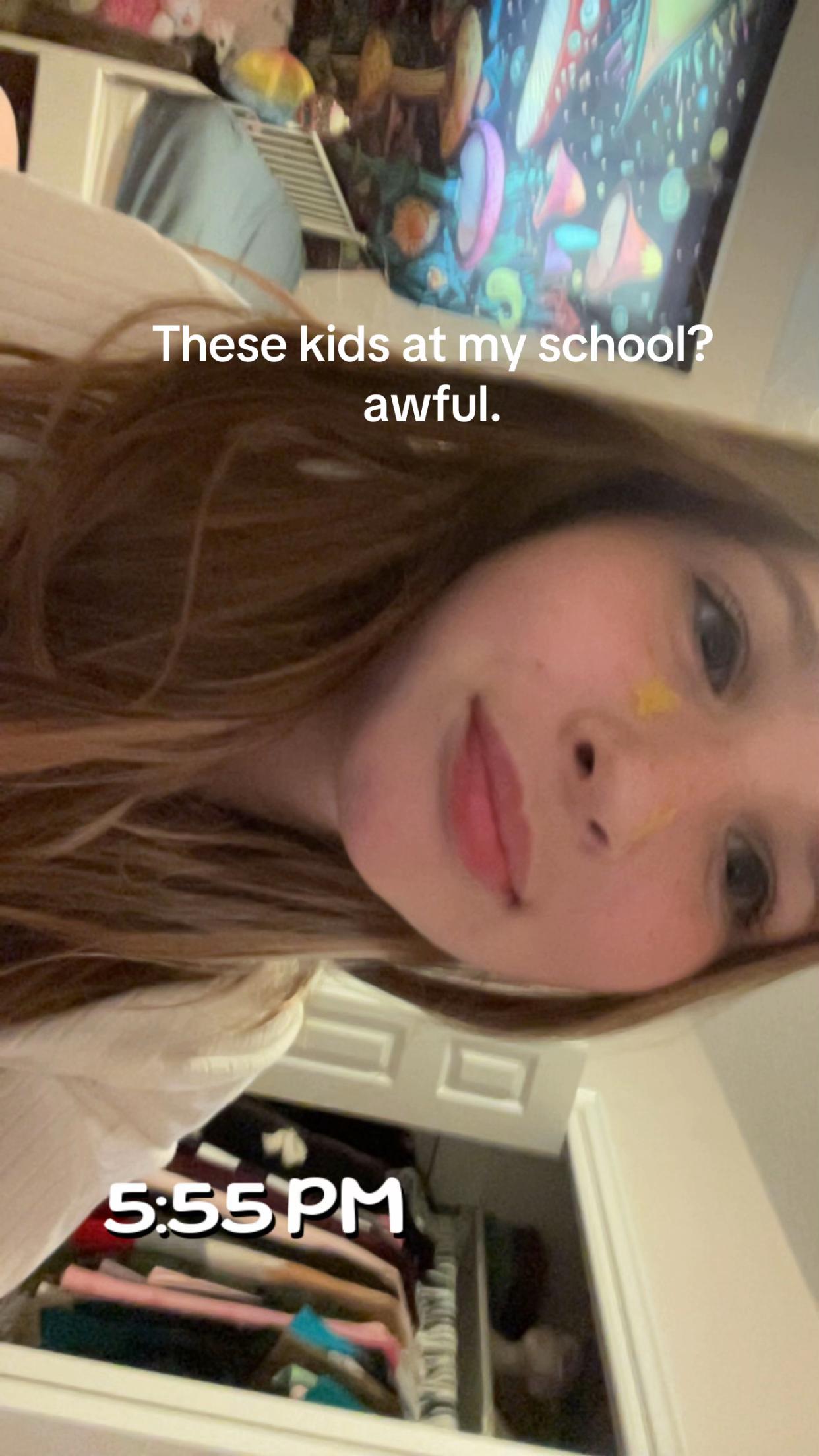 @𝓒𝓱𝓪𝓻𝓵𝓮𝓲𝓰𝓱