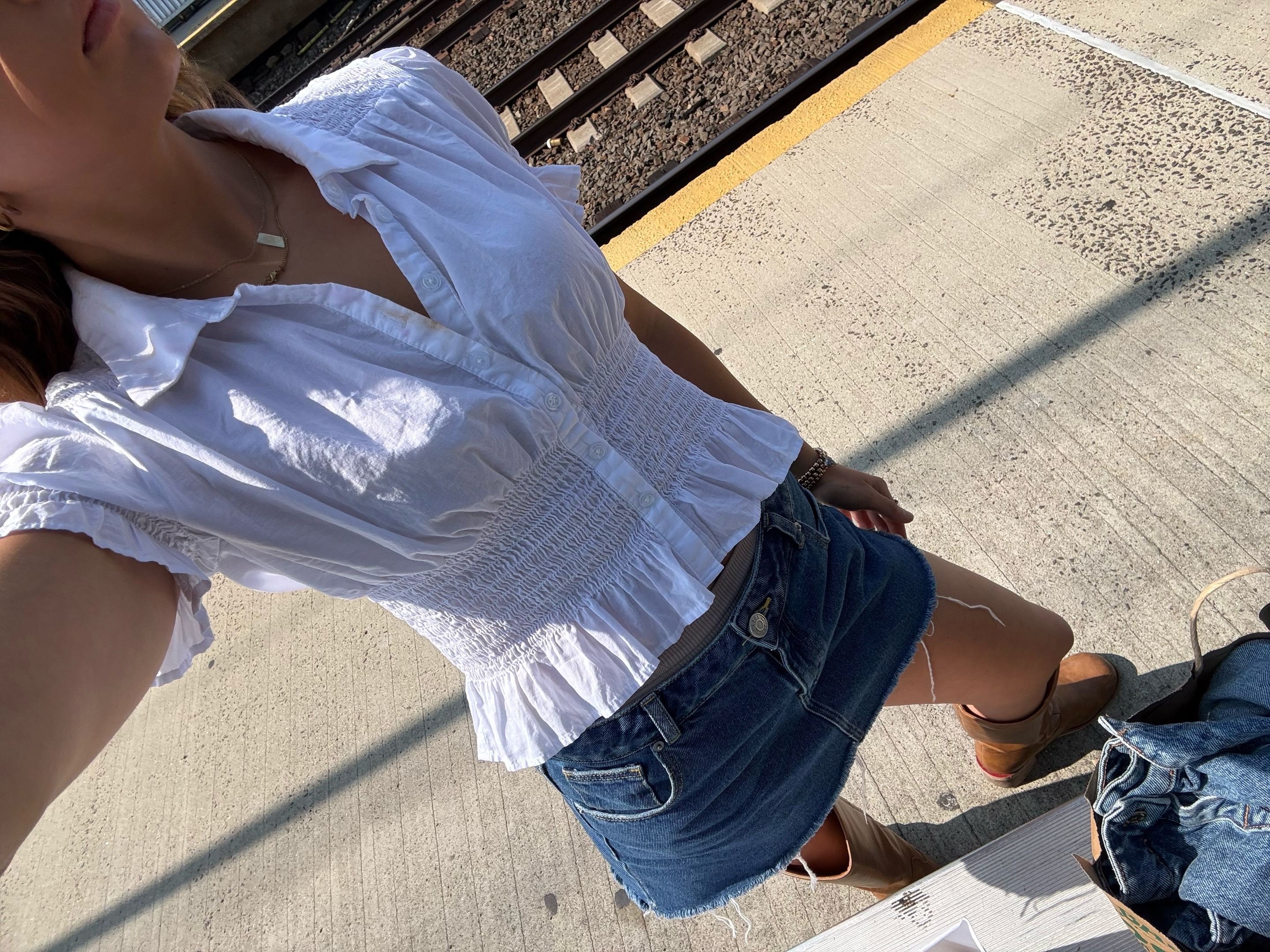 @bellafeher
