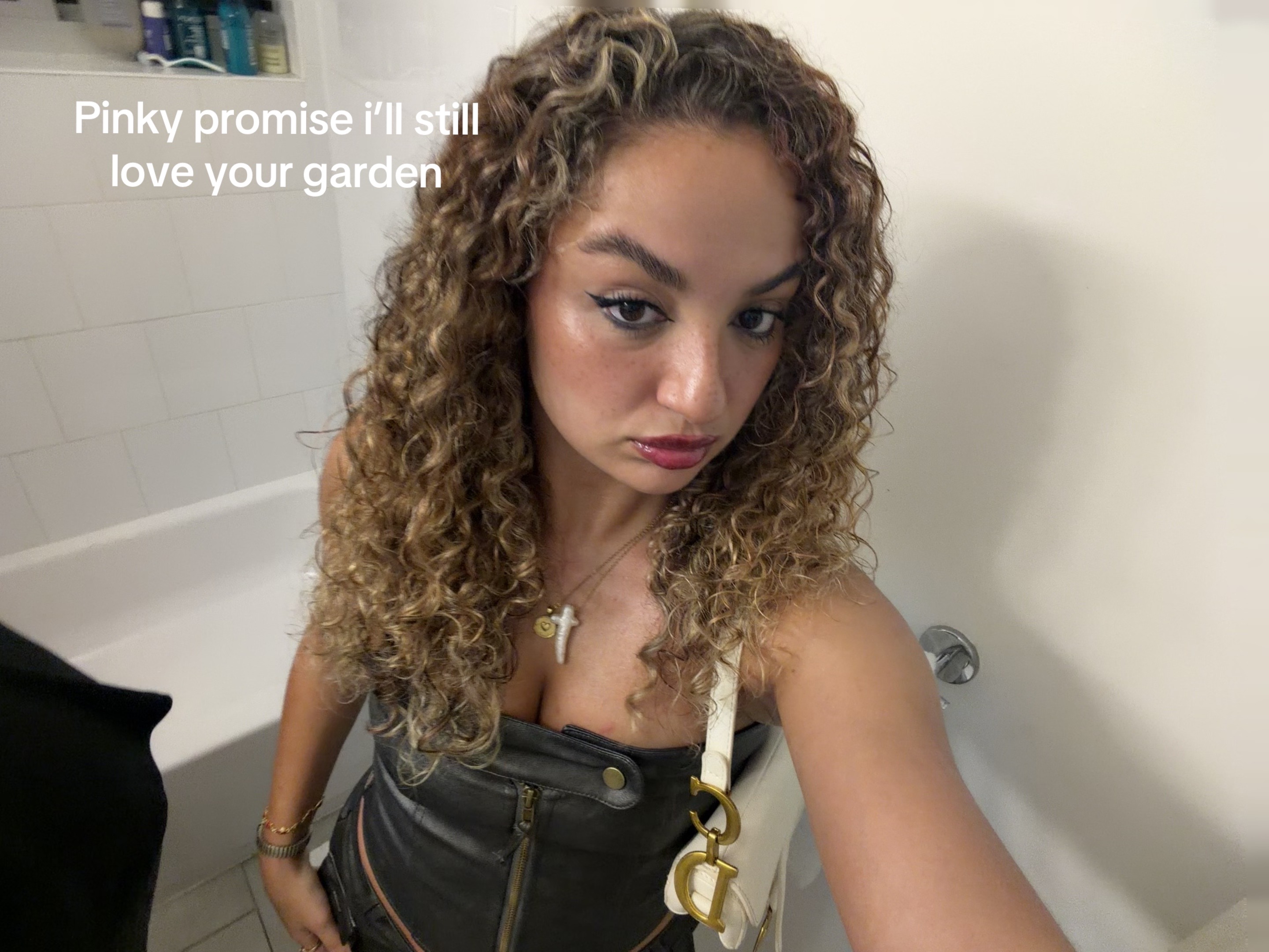 @<3