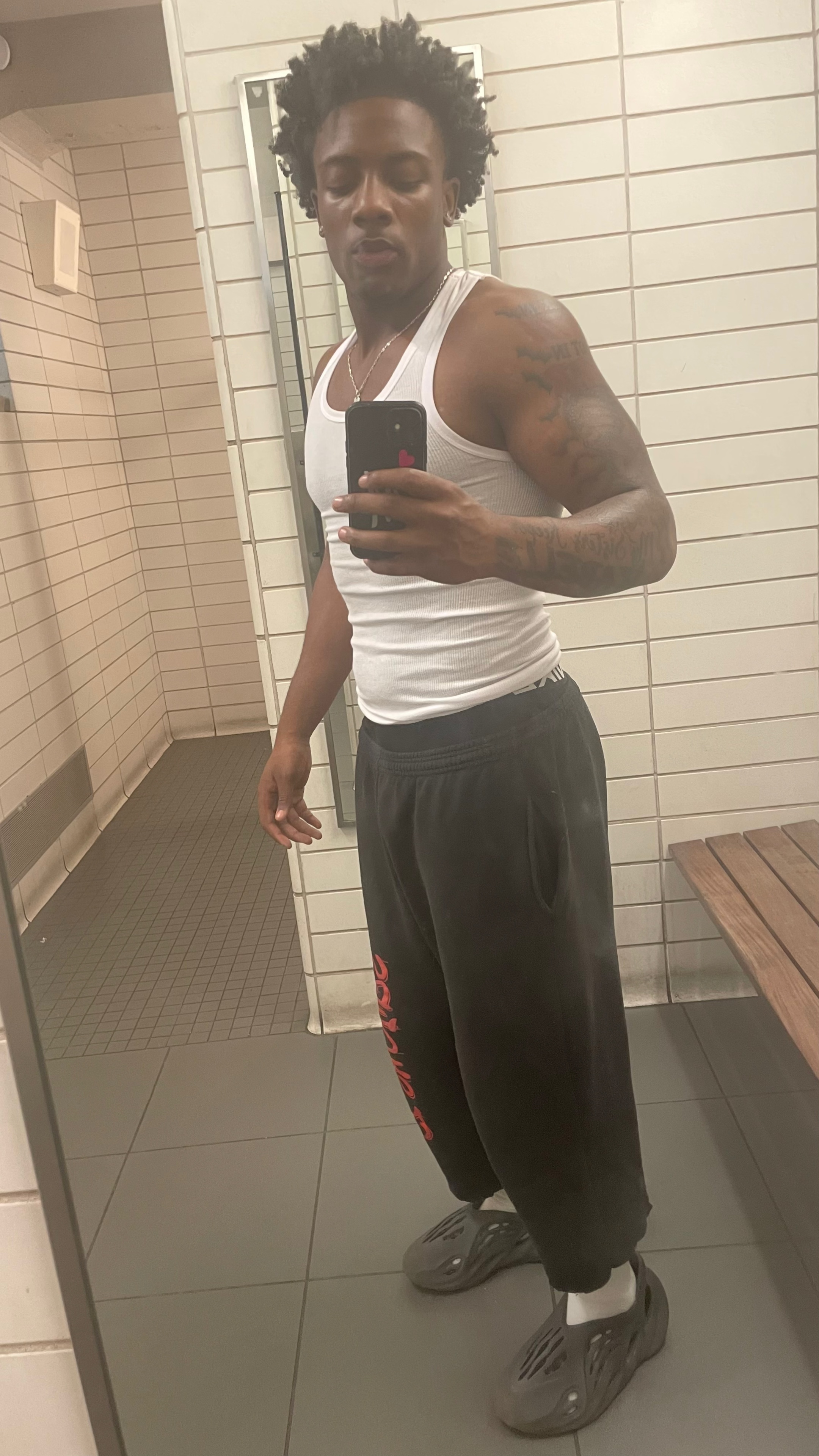 @_mannynextdoor