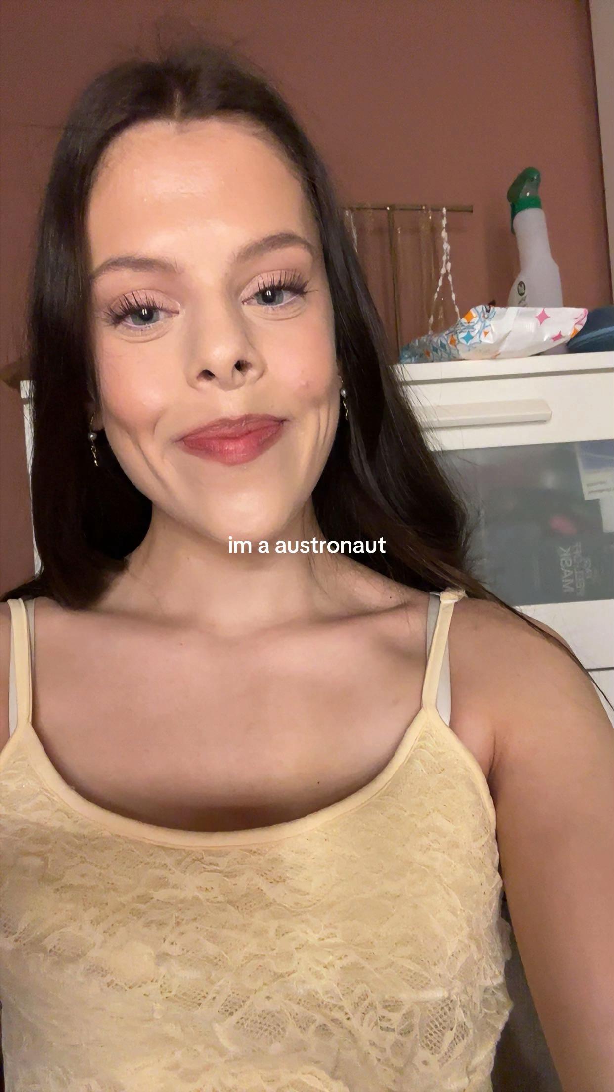 @sara<3