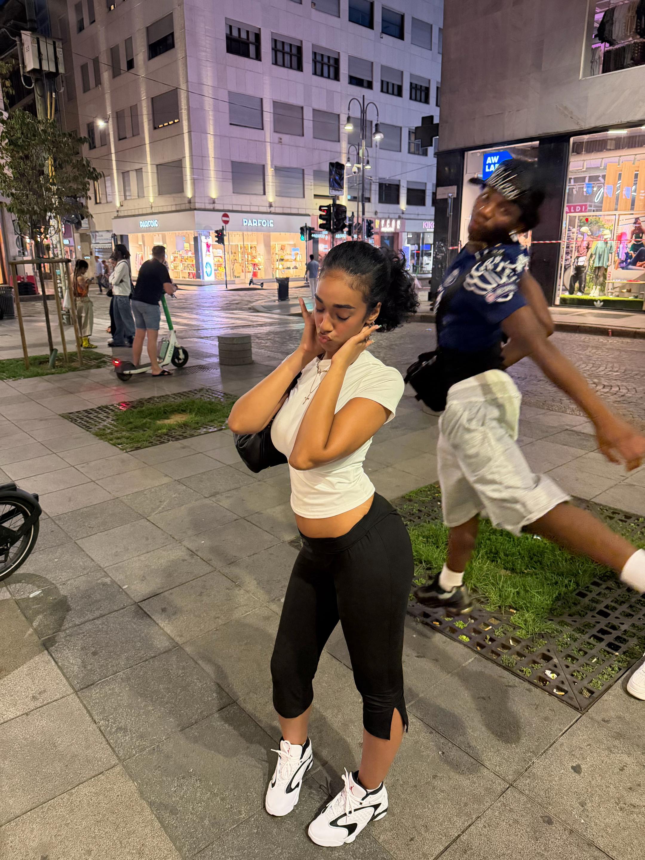 @badgalivy_