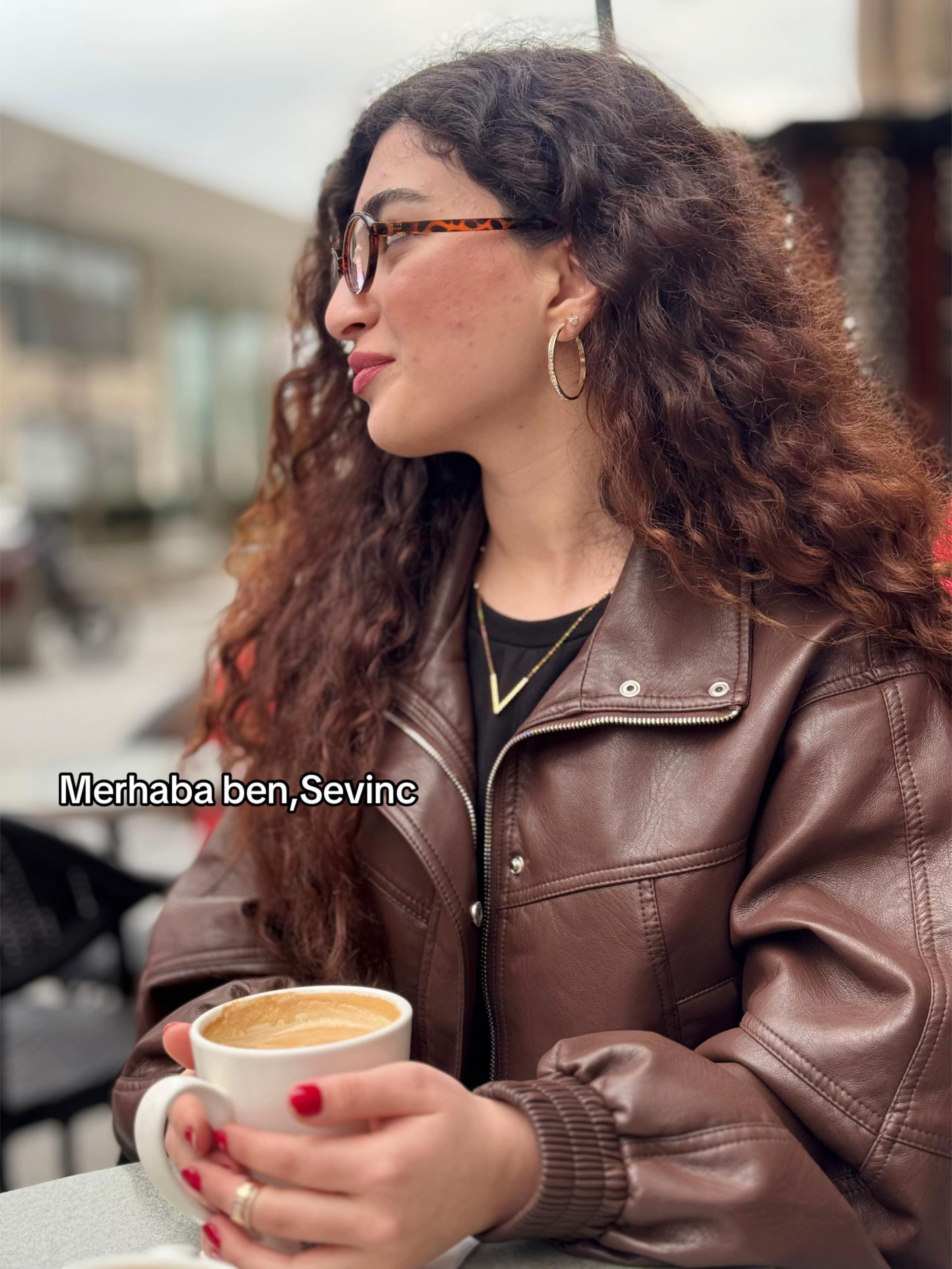 @sevinc.li