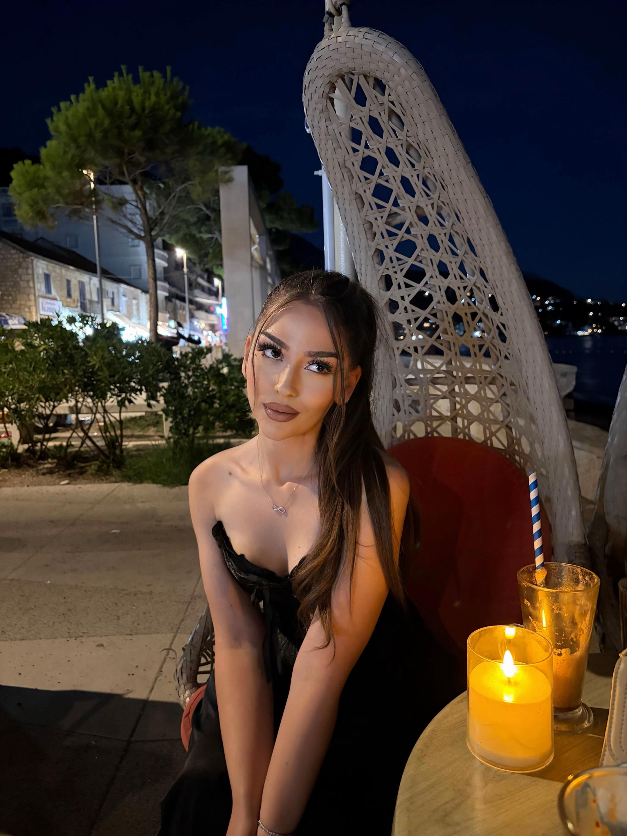 @Aišaa