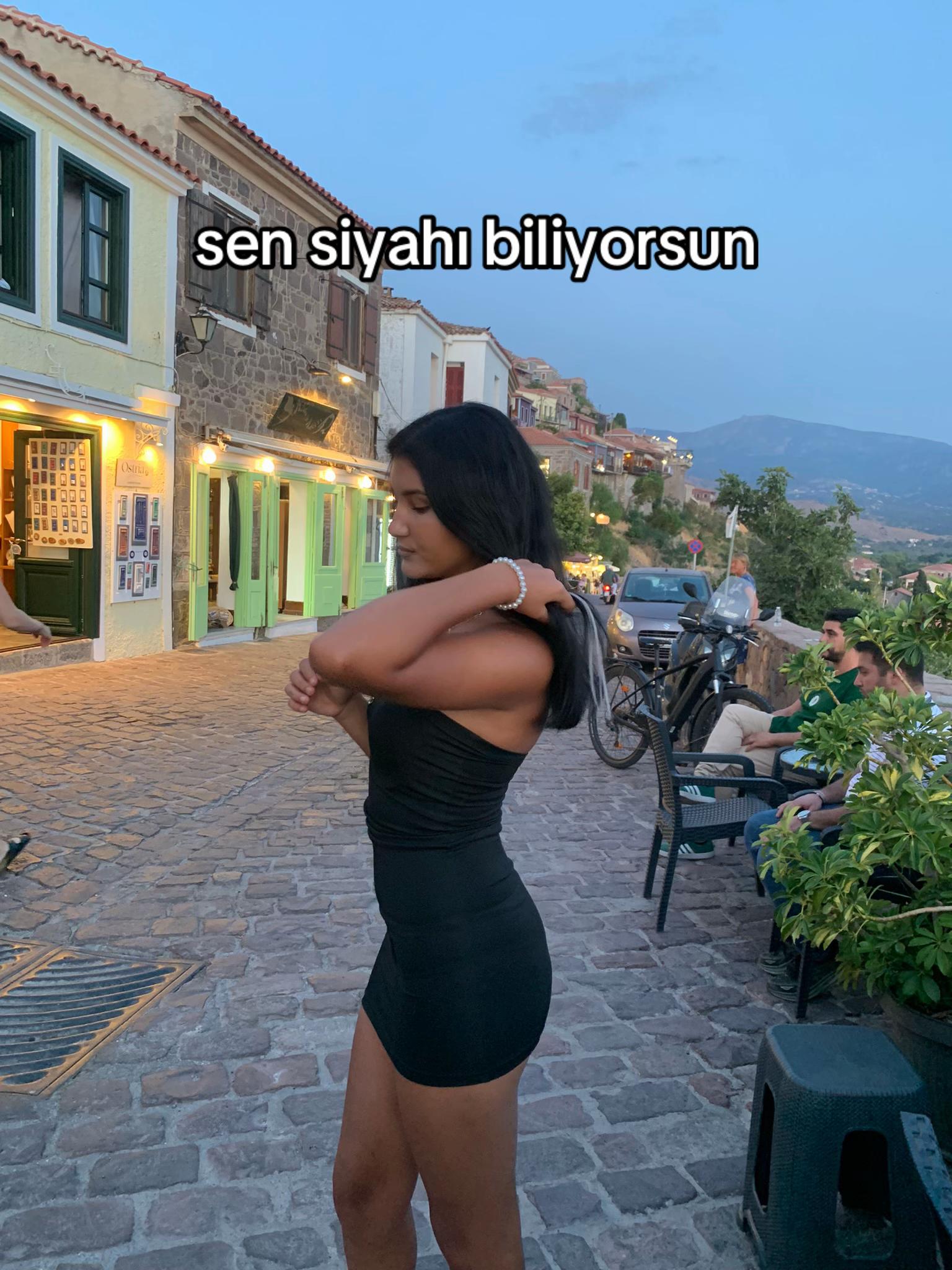 @llyakyaa