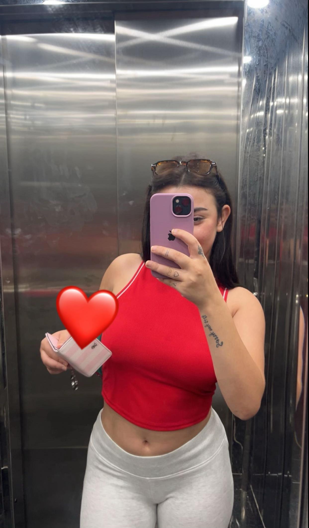 @Amina🎀