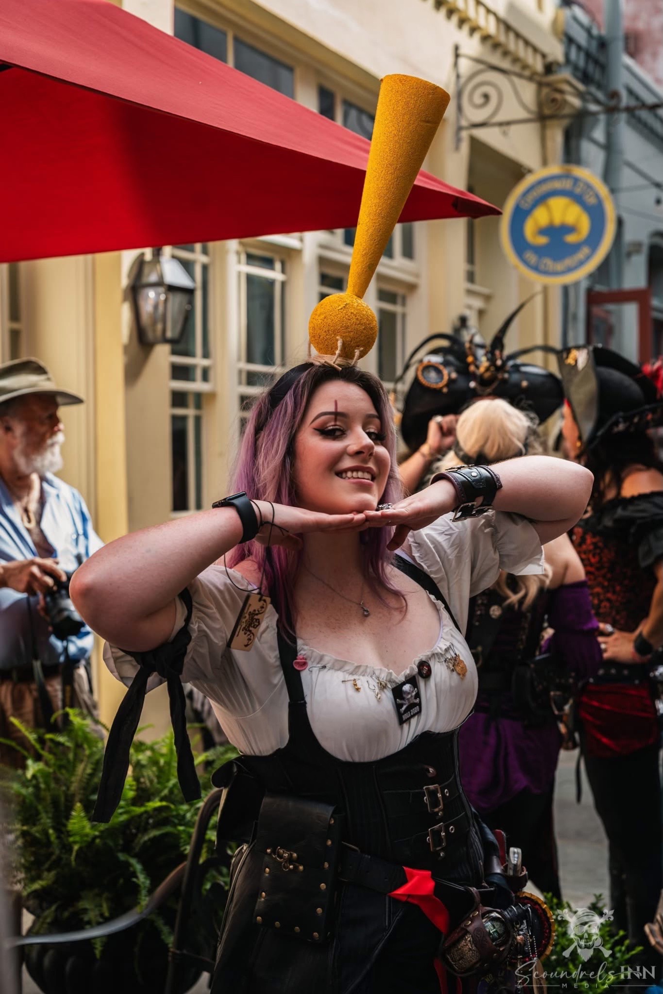 @Alicia the Quest Giver 🏴&zwj;☠️✂️