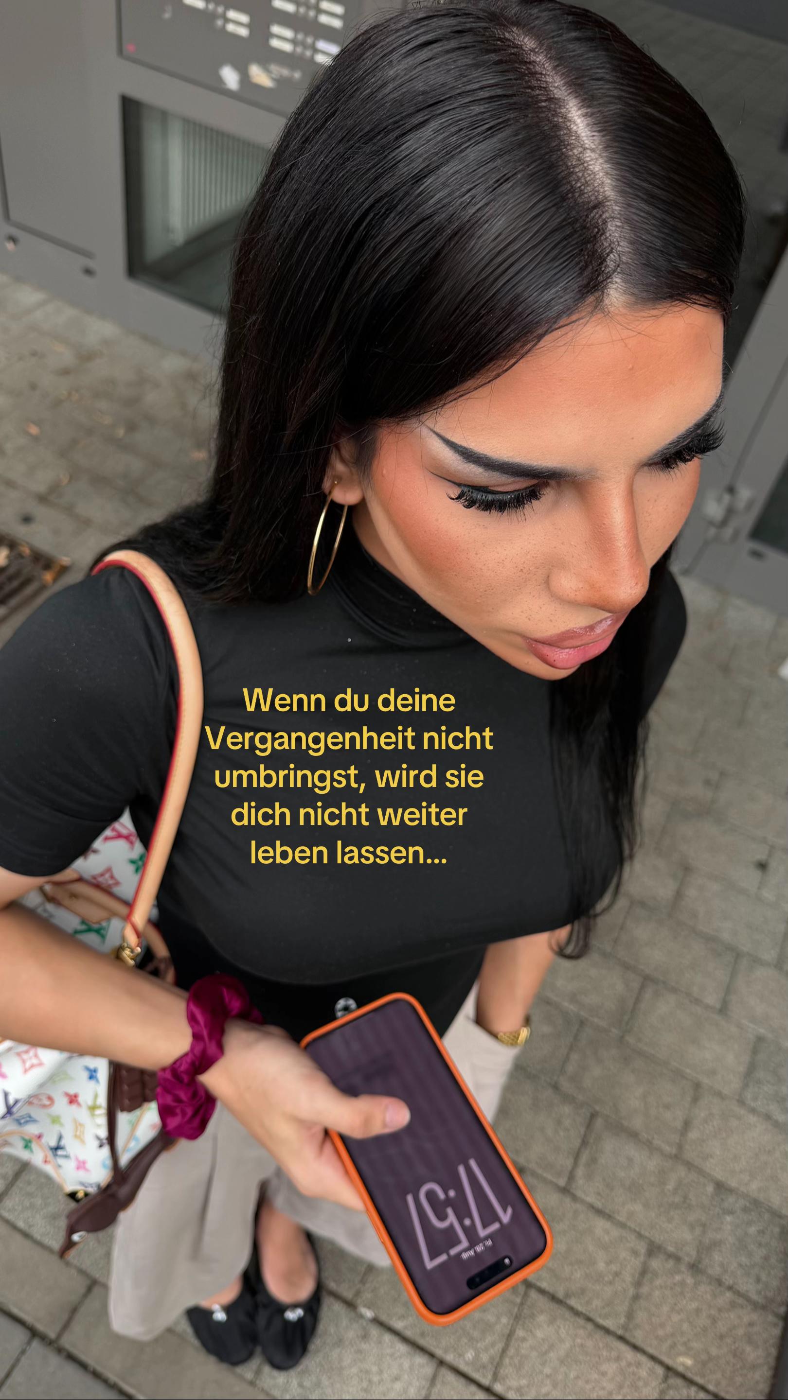 @ZarinaNova 👑