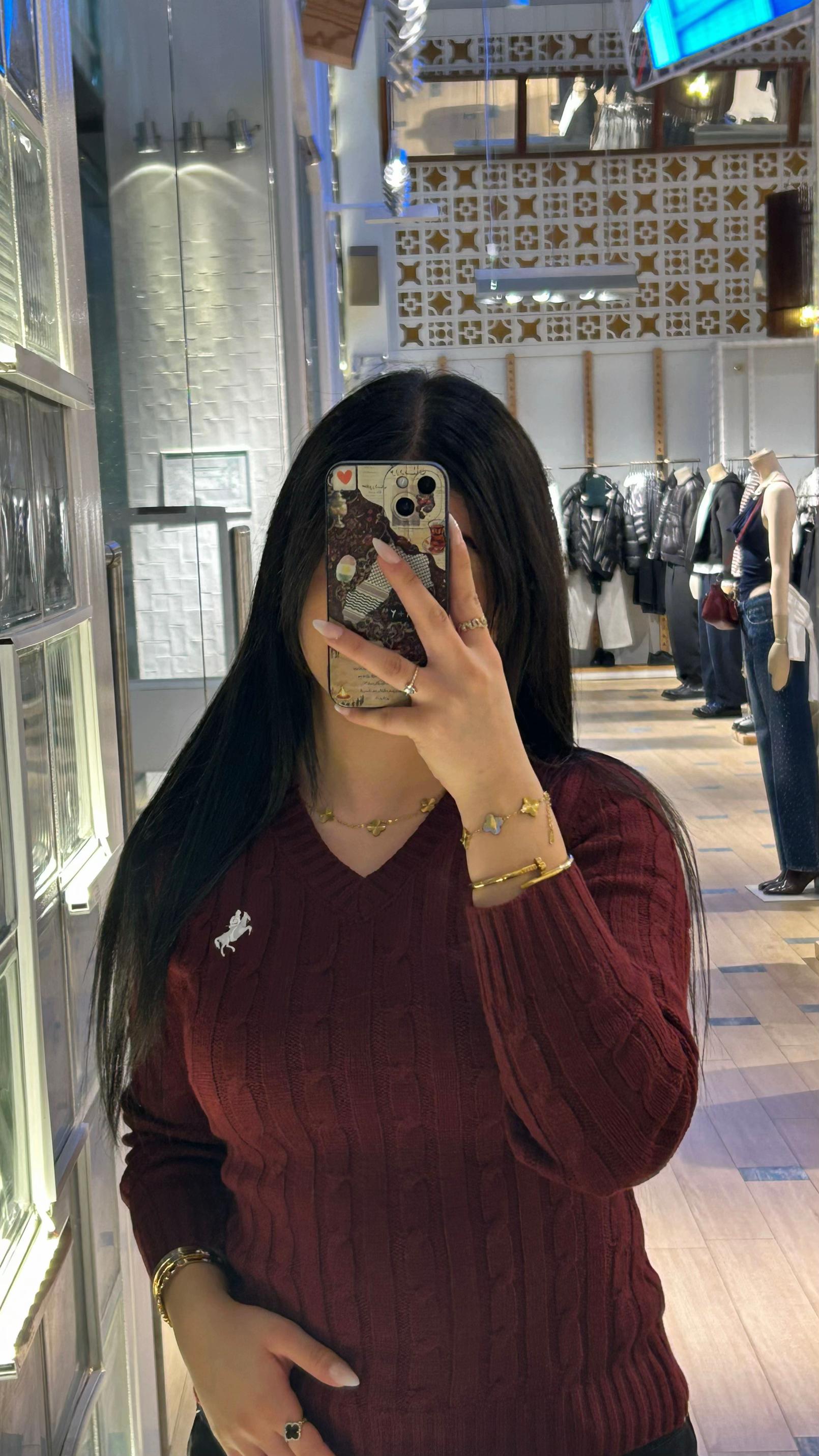 @𝐒𝐀𝐑𝐀❦
