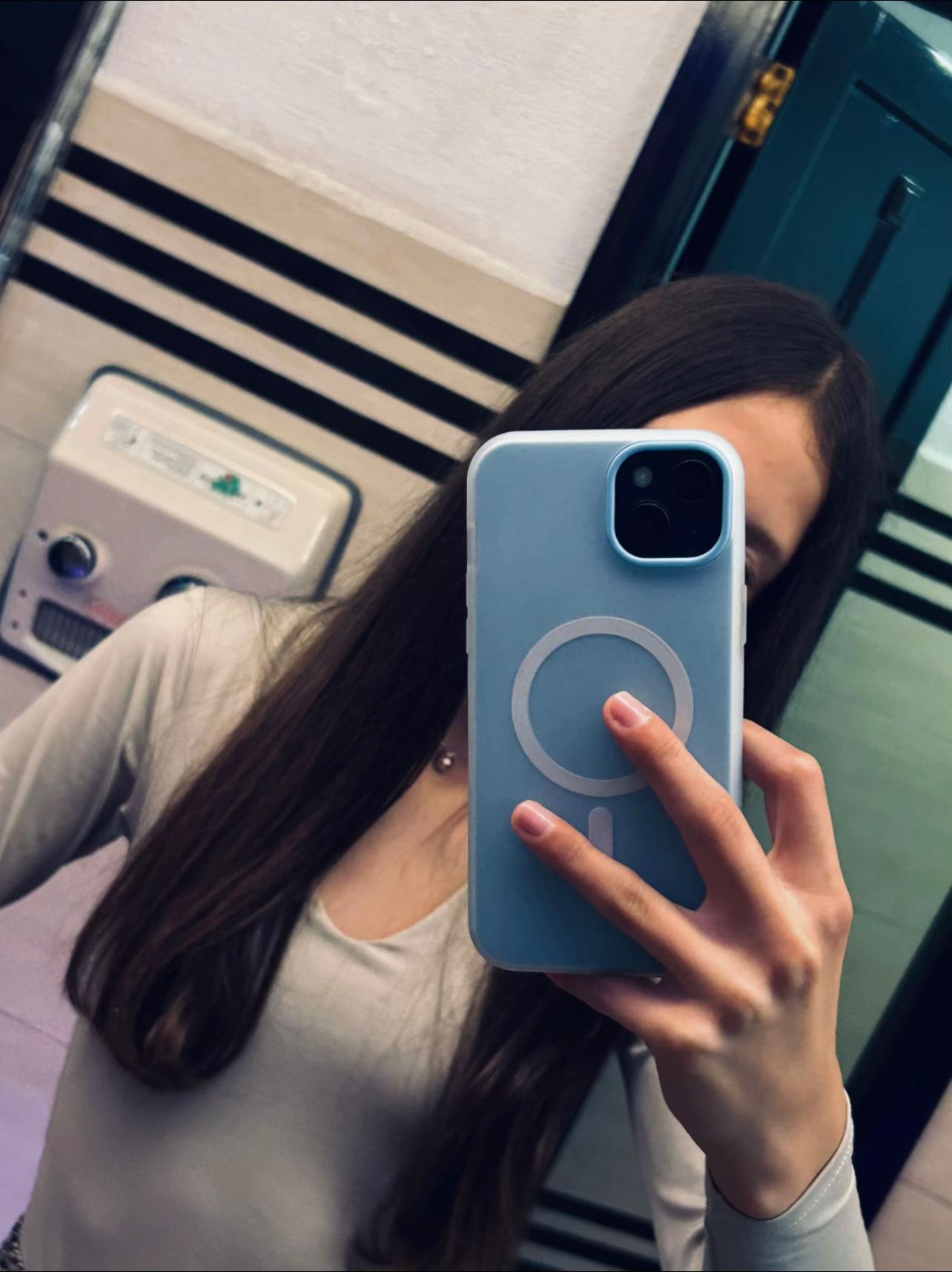 @Vicky_privv