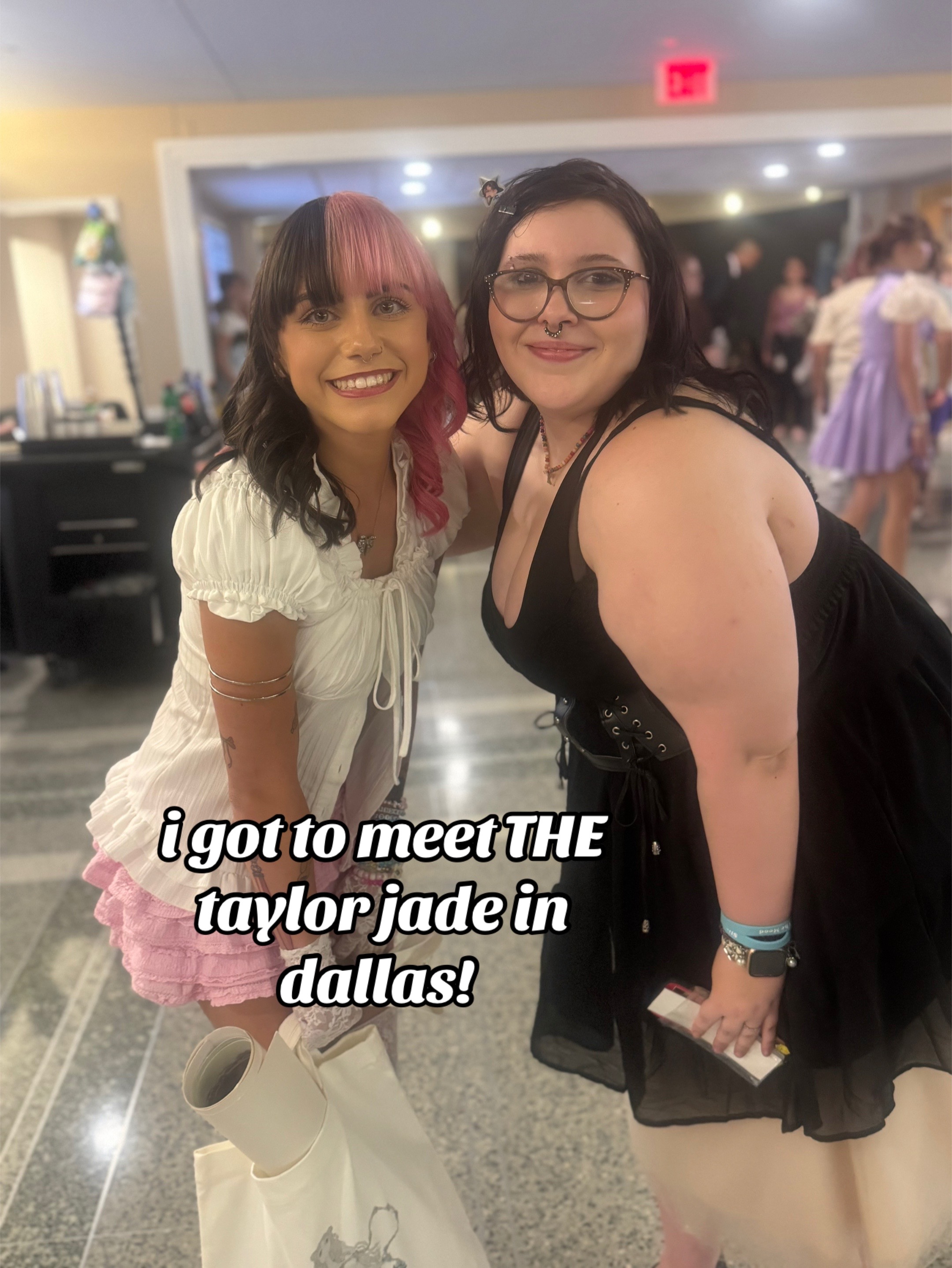 @𝓒𝓪𝓻𝓵𝔂 (SEEN MEL COUNT:1)