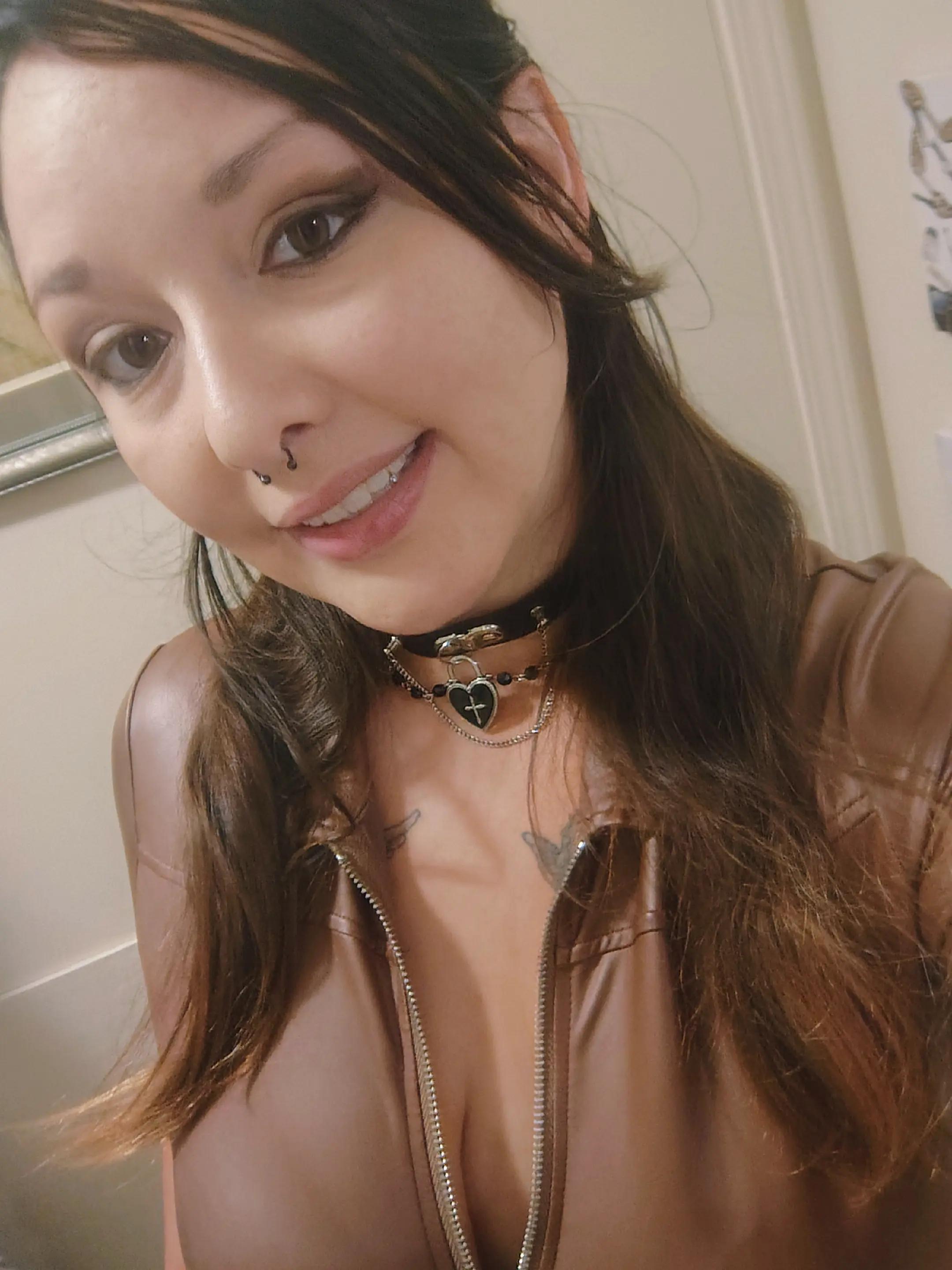 @Julie🃏&spades;️&clubs;️&hearts;️&diams;️🧿🔮🧙&zwj;♀️🪄🐦&zwj;⬛