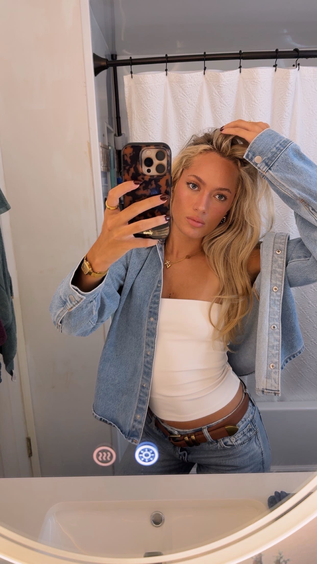 @Ella🦋