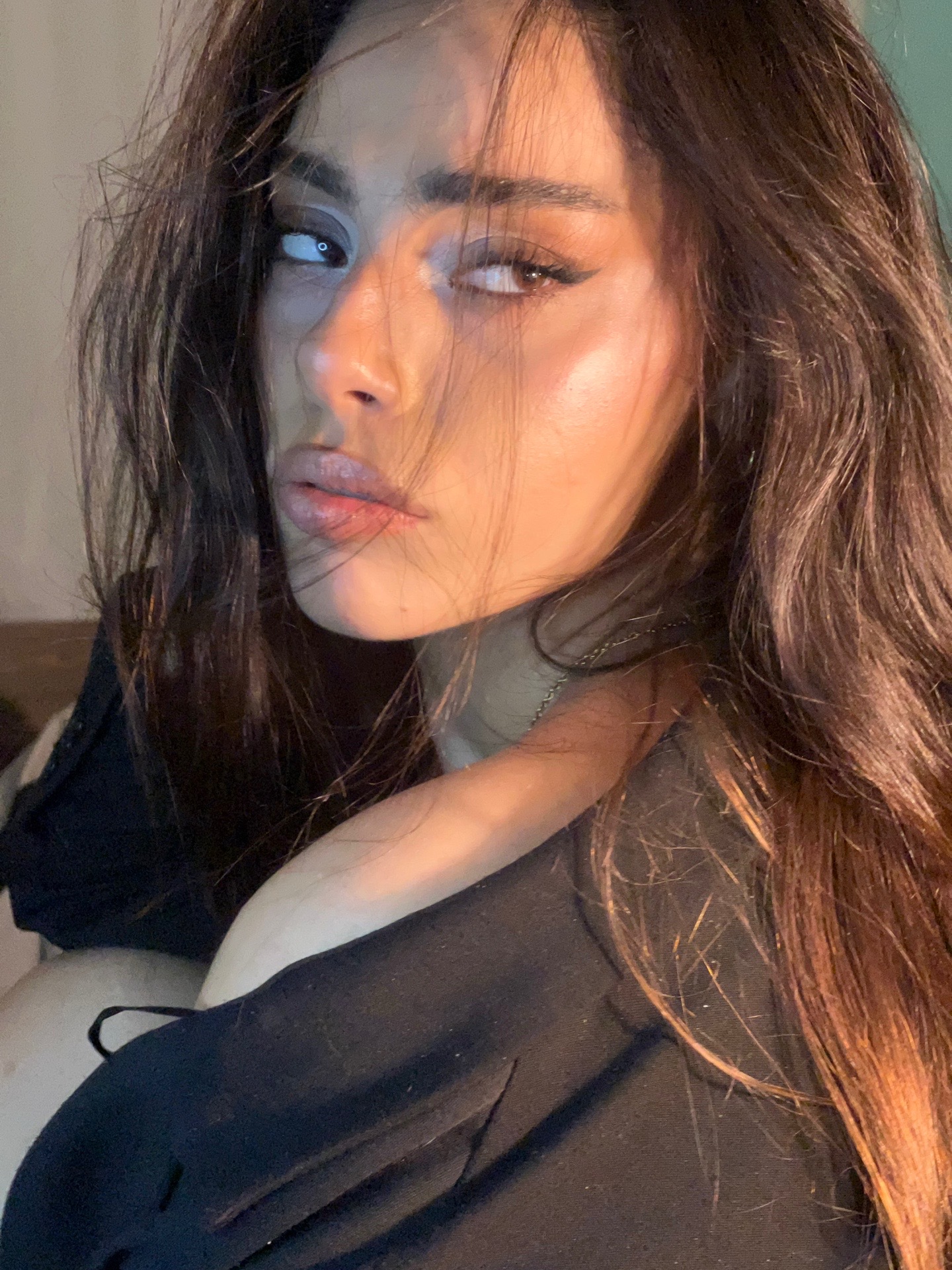 @ainazjafarri