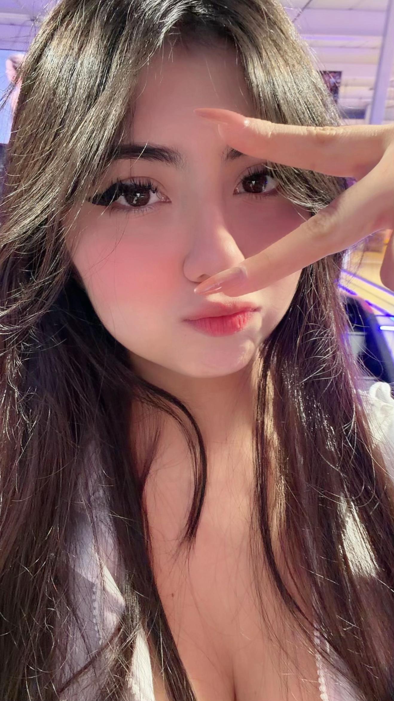 @Elenita