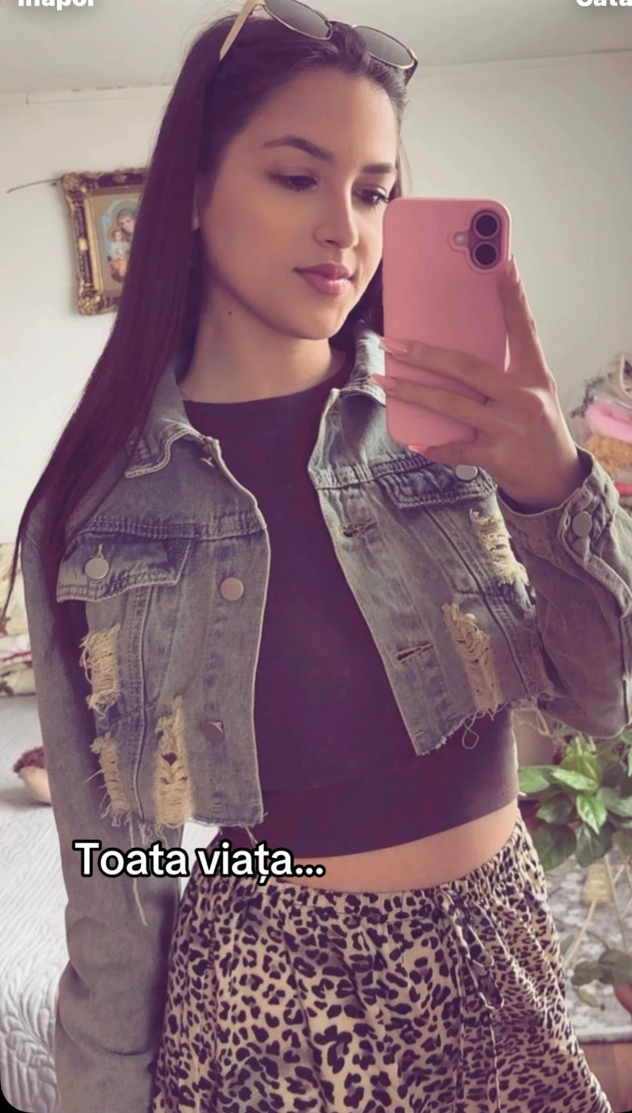 @&copy;️