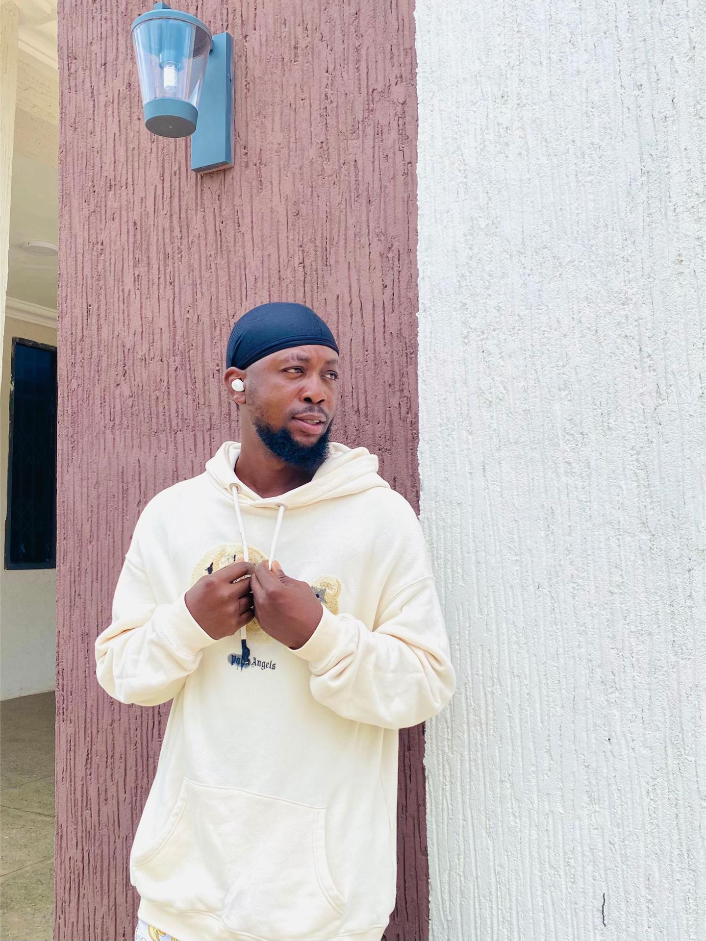 @KWESI WORD📸