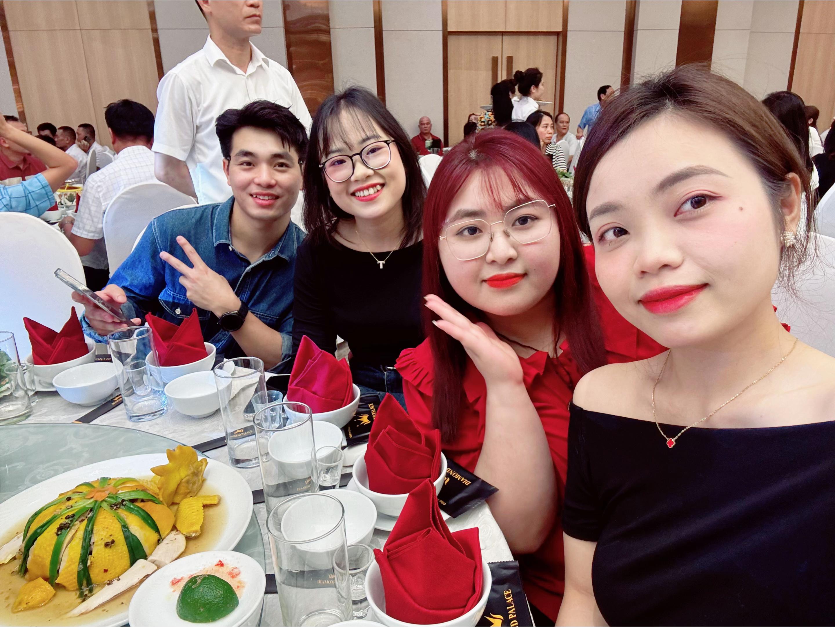 @Thuỷ Tiên yêuuuu 🍀🍀🍀🍀