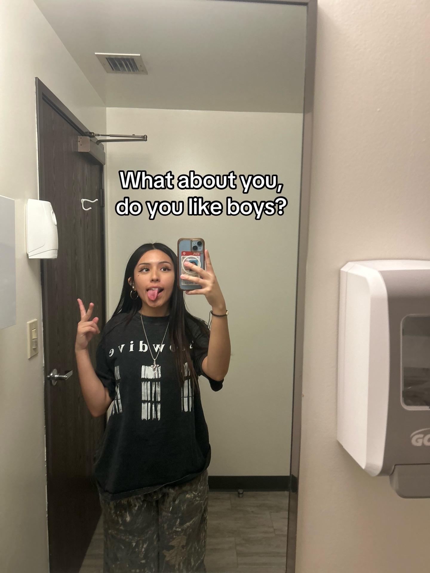 @𖣂
