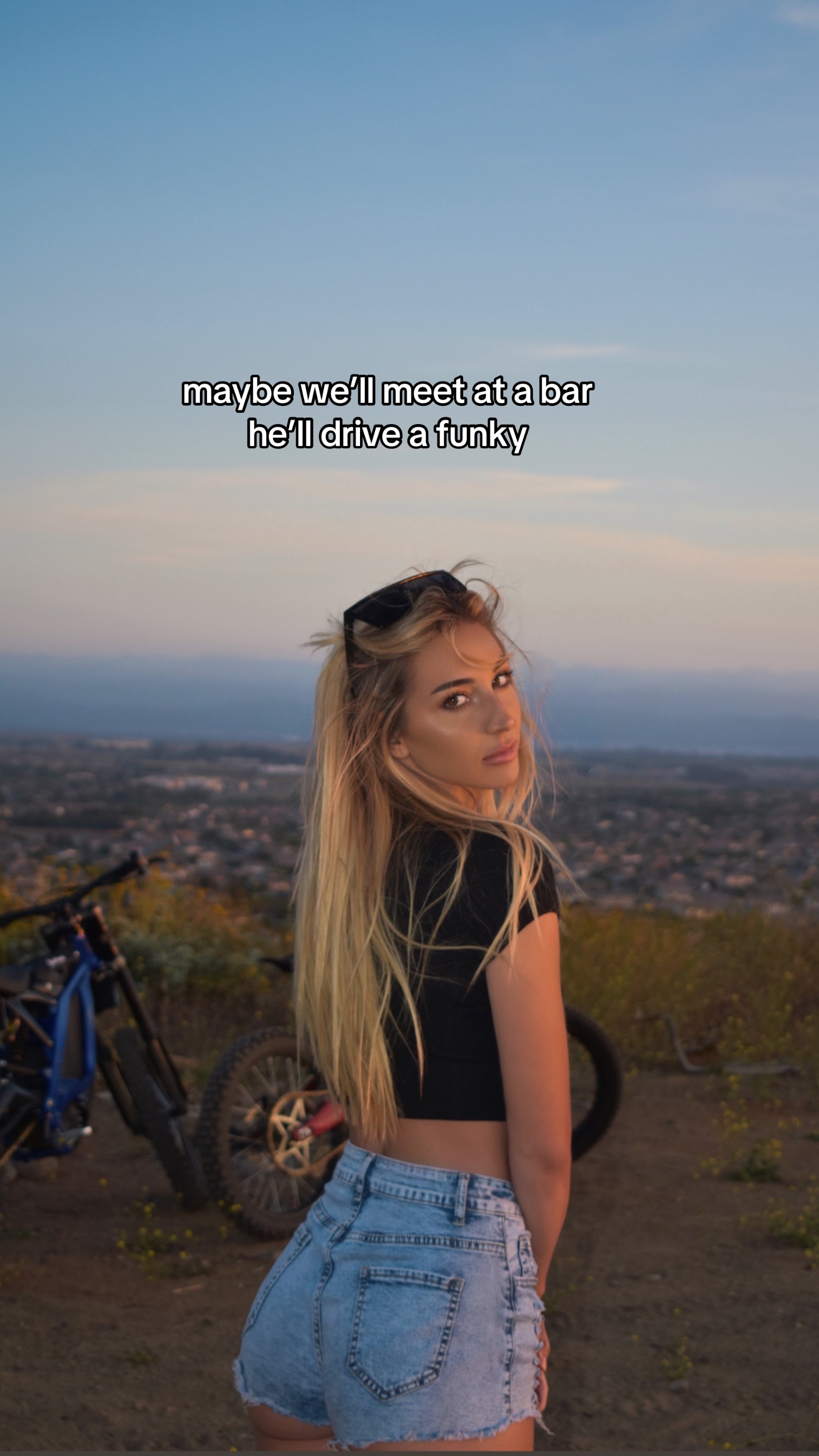 i forgot how good this movie was - - - vs ᖭི༏ᖫྀ (@h0pscotchhh)