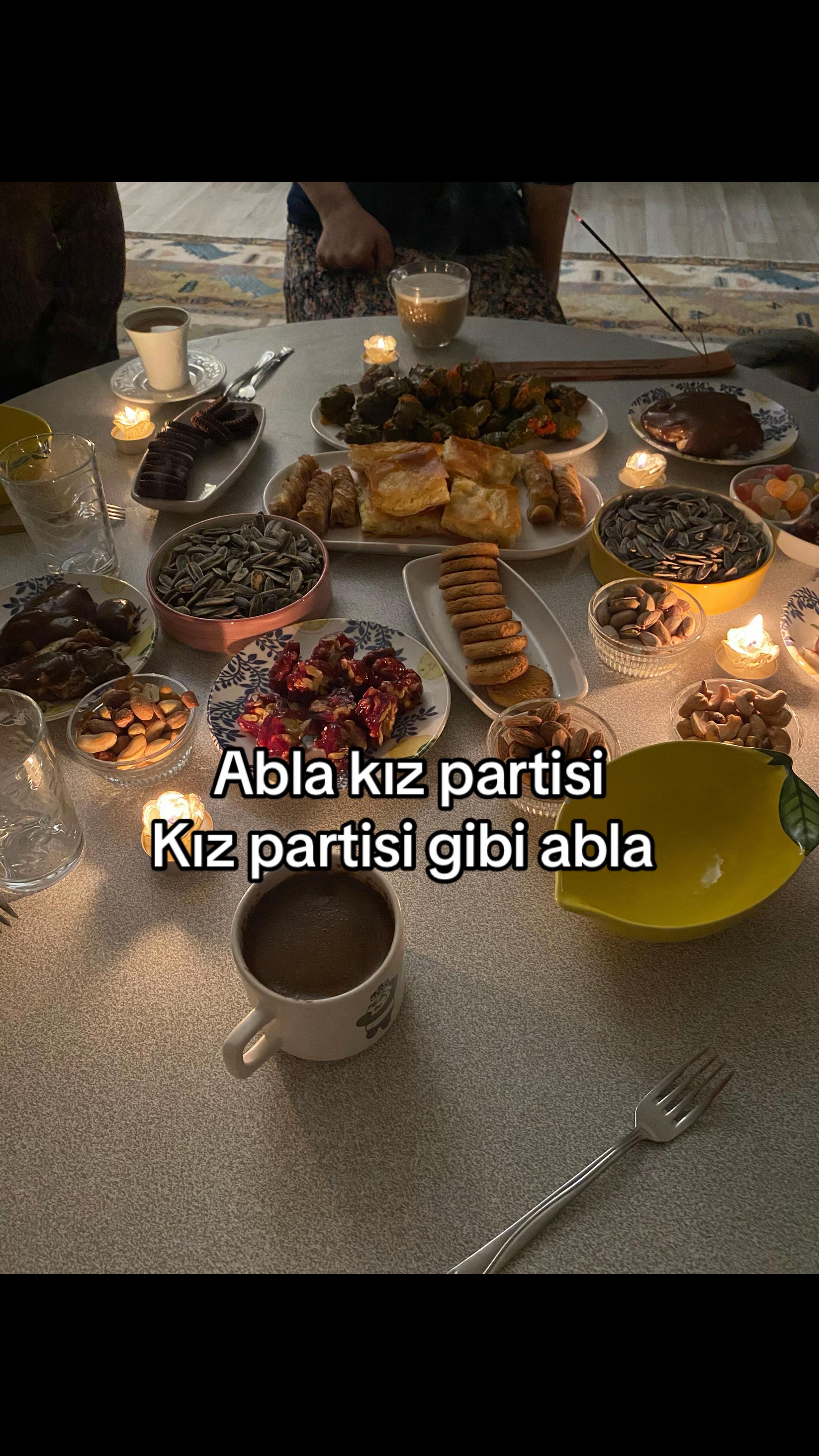 @Elifakyurekaşkm