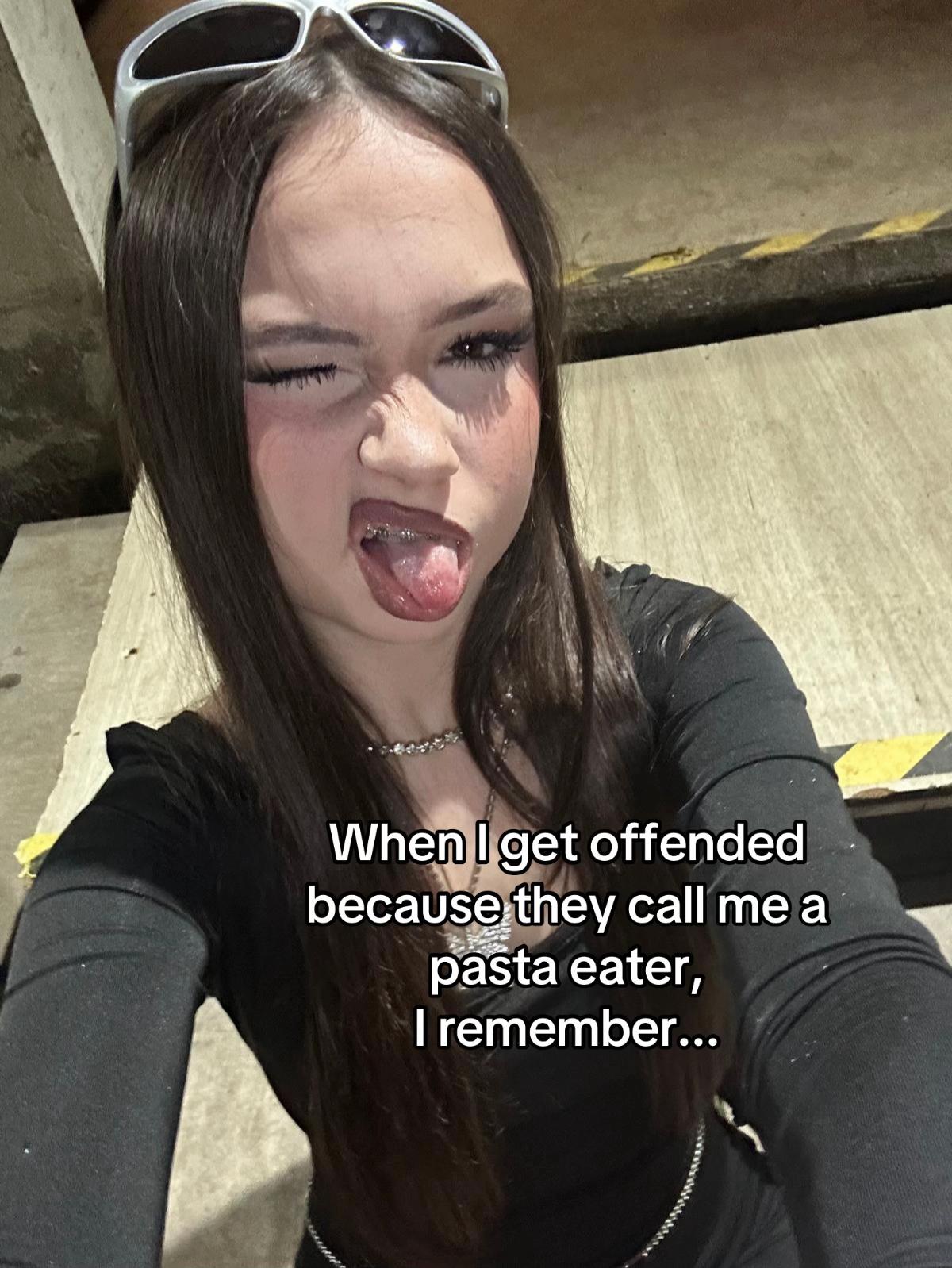 @viky🪮