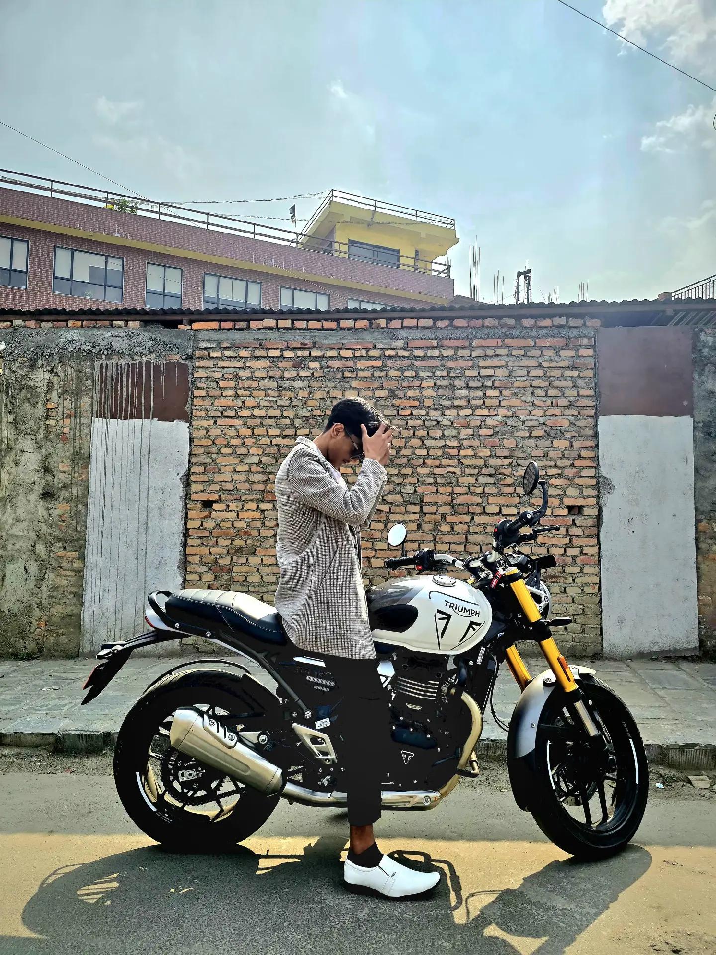 @CHIRAYU🌩🏍️