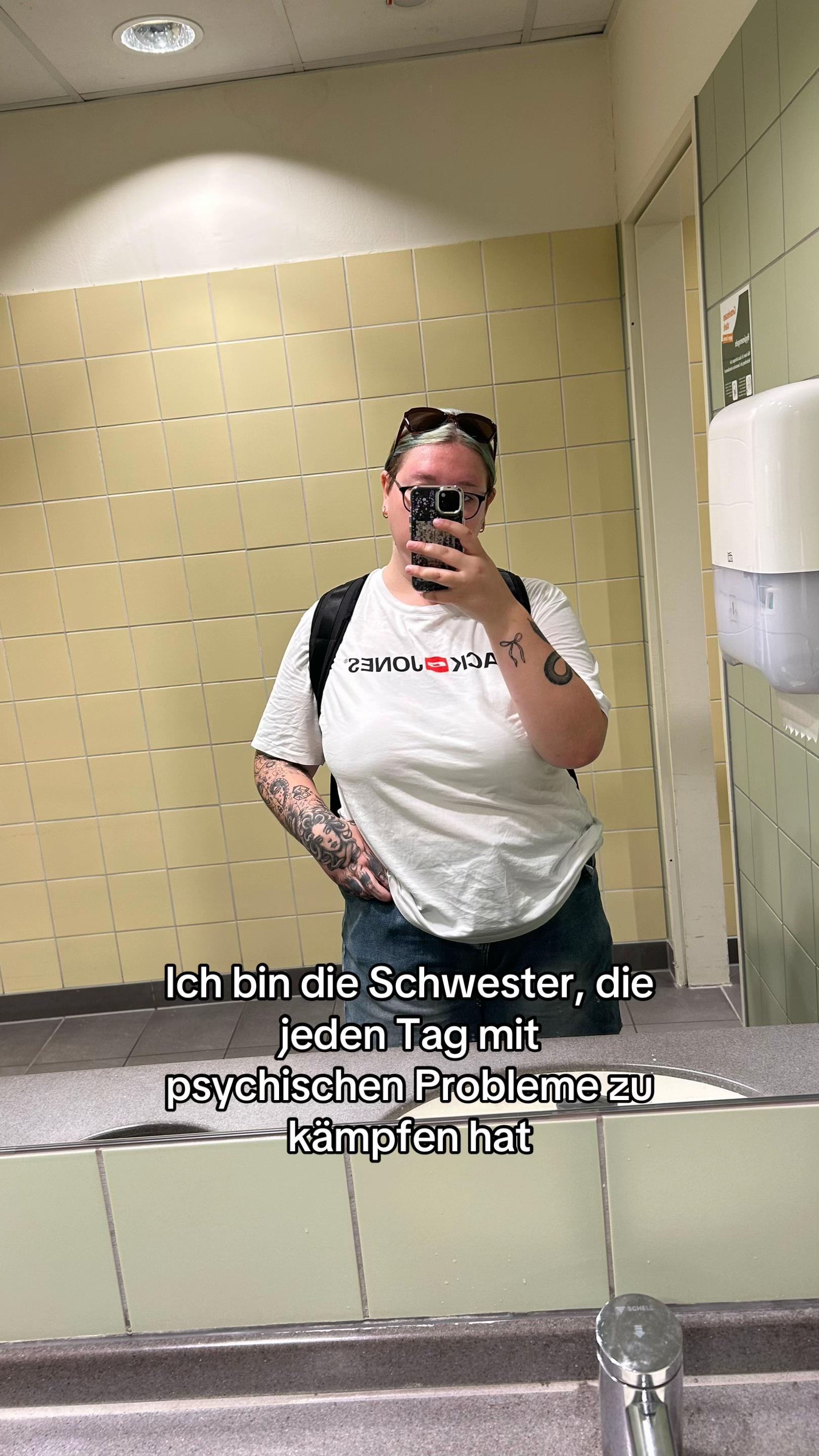 @๐ซ
