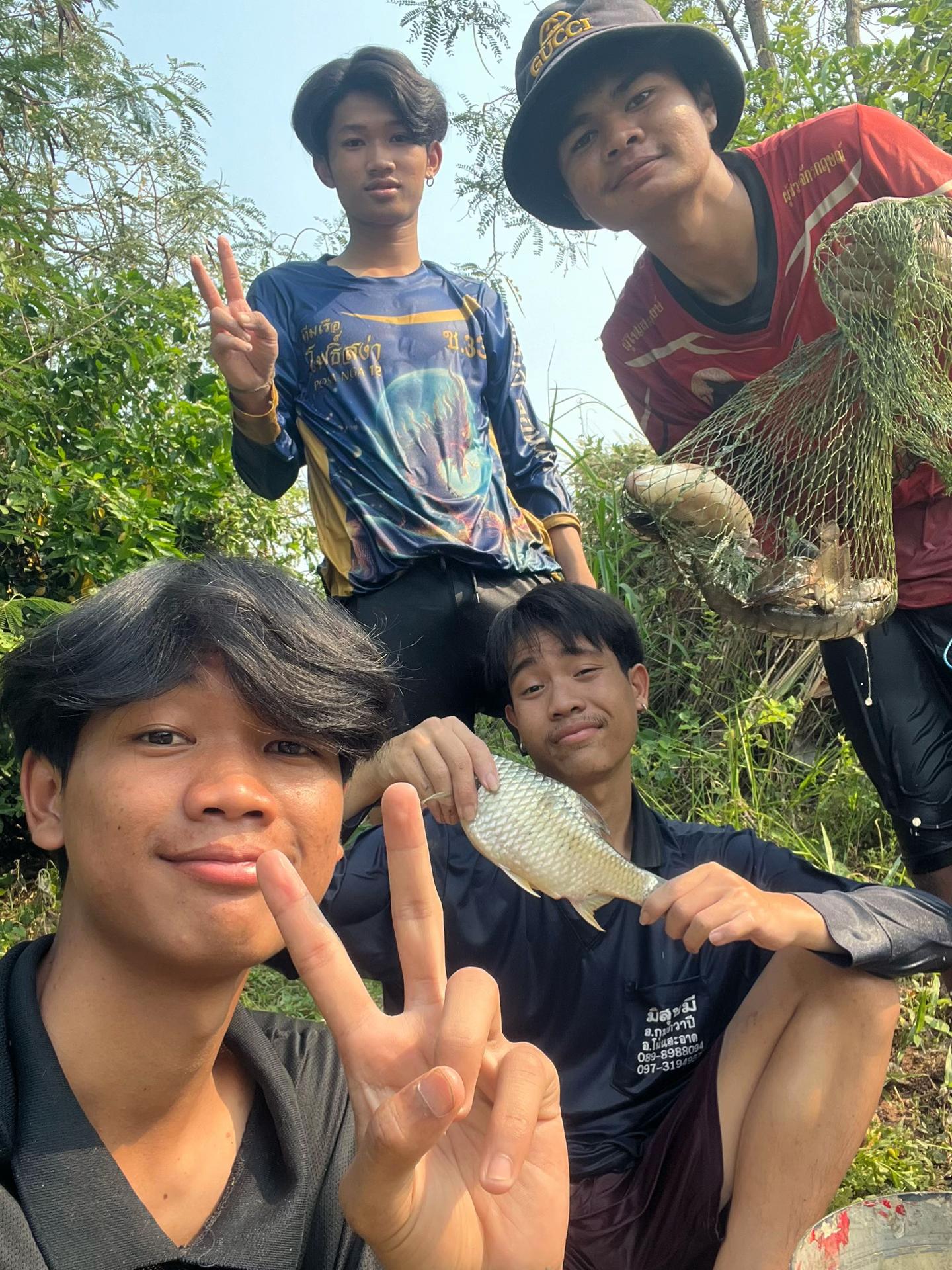 @ขวาเหล้าสีซ้ายเหล้าขาว