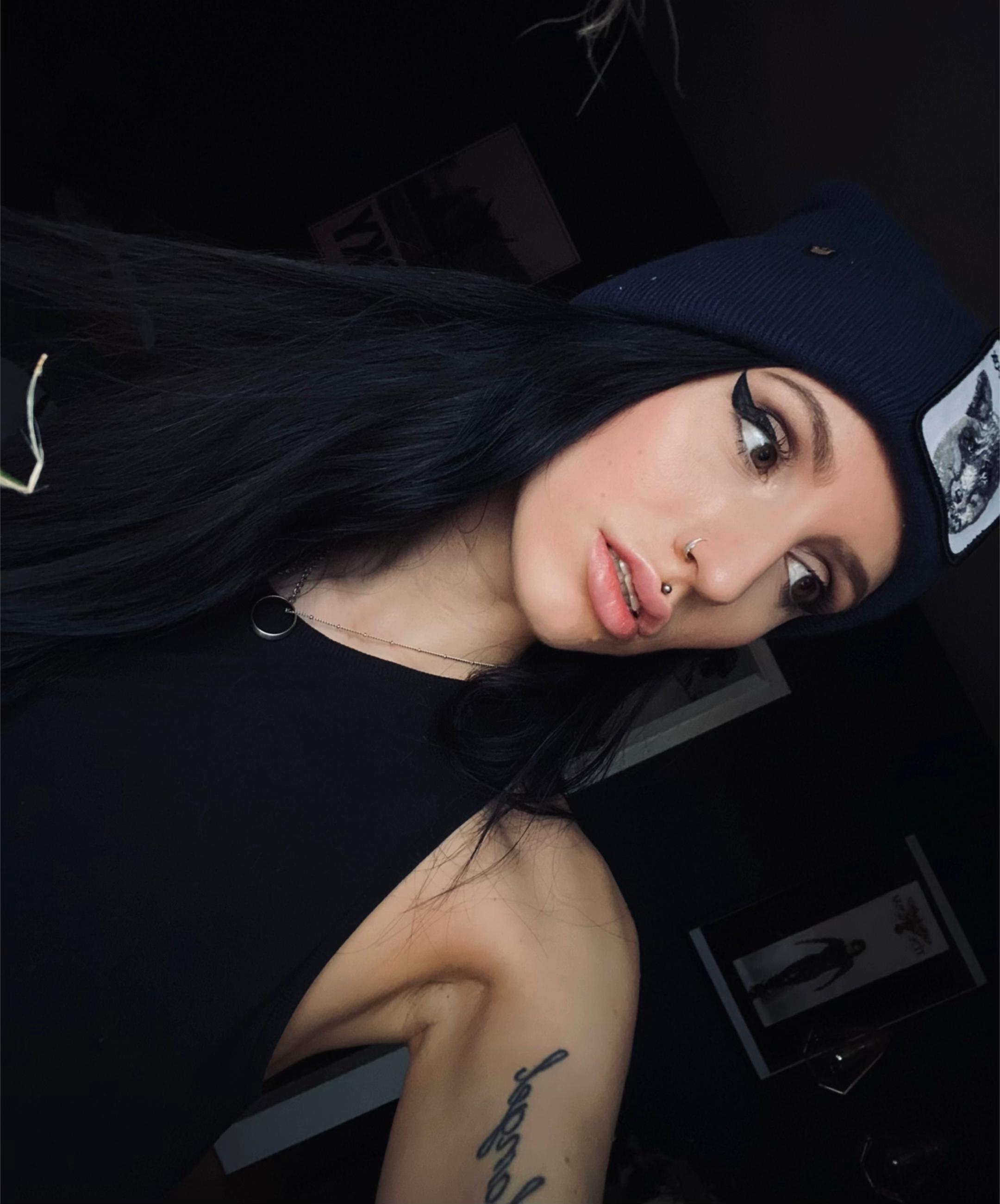 @mirinoir._