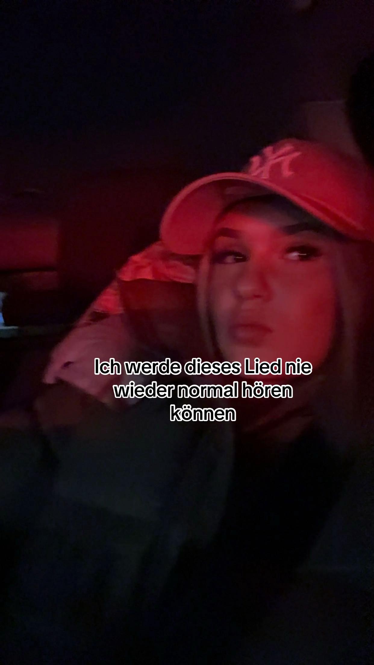 @𝑙𝑒𝑛𝑛𝑗𝑎-𝑗𝑜𝑦