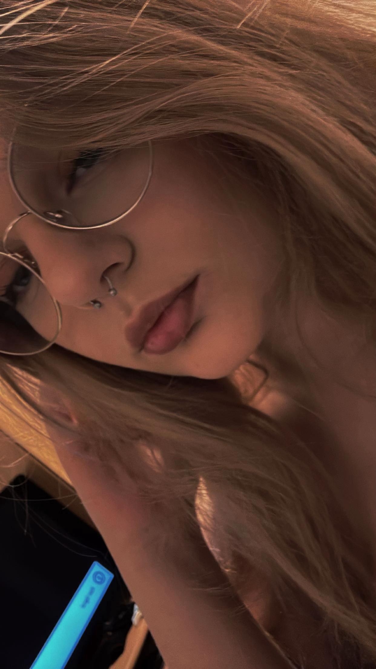 @+49๐ฉ๐ช