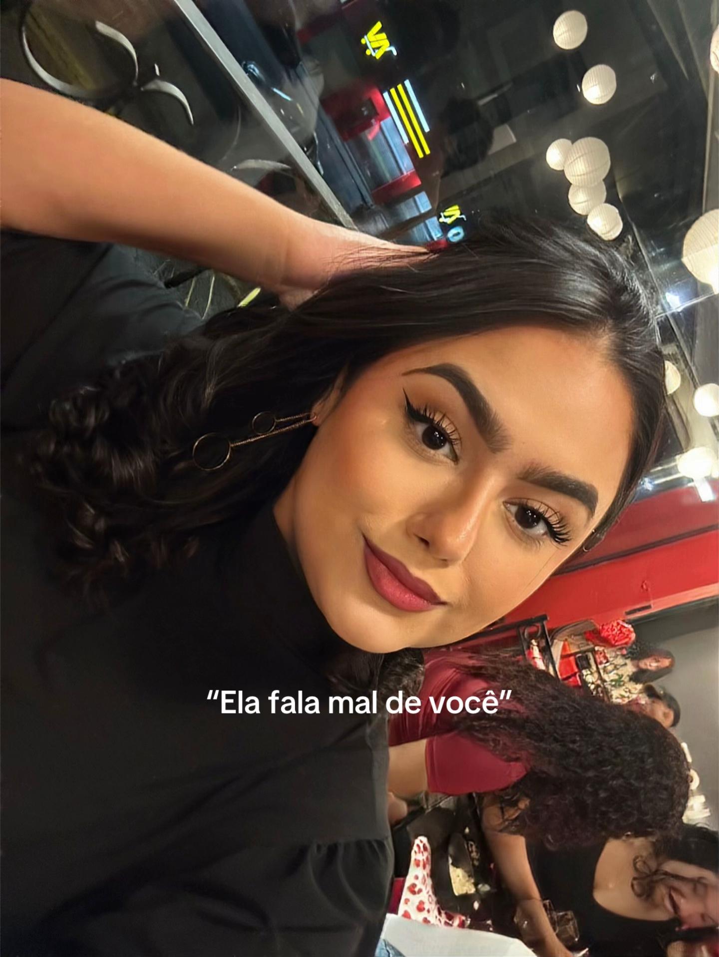 @Victória Nogueira