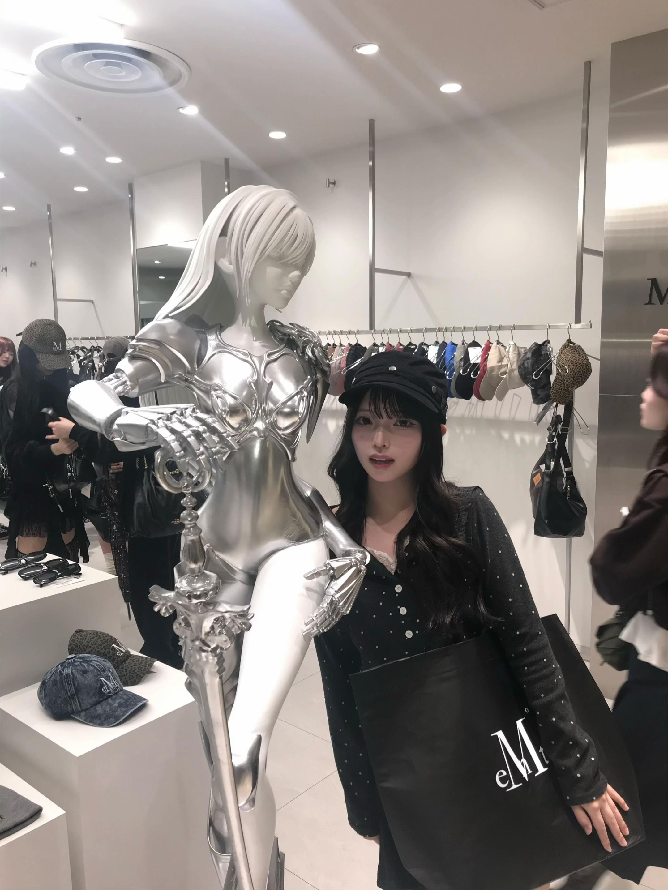 @スズ