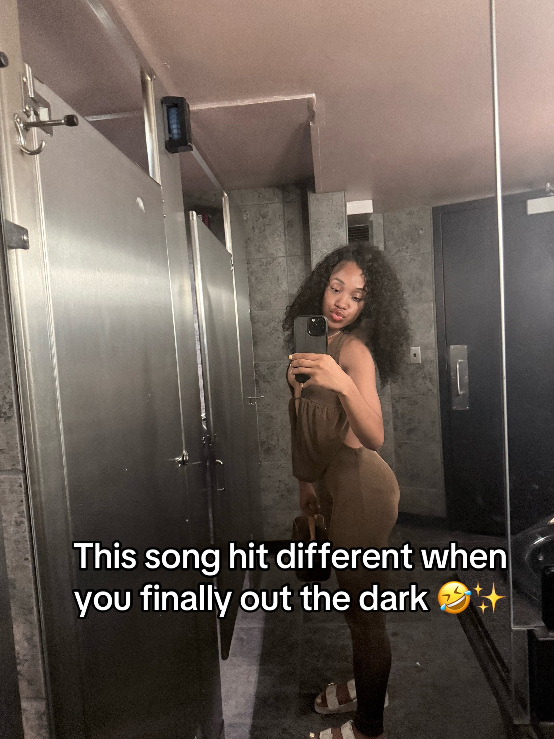 @Icedbyniya._