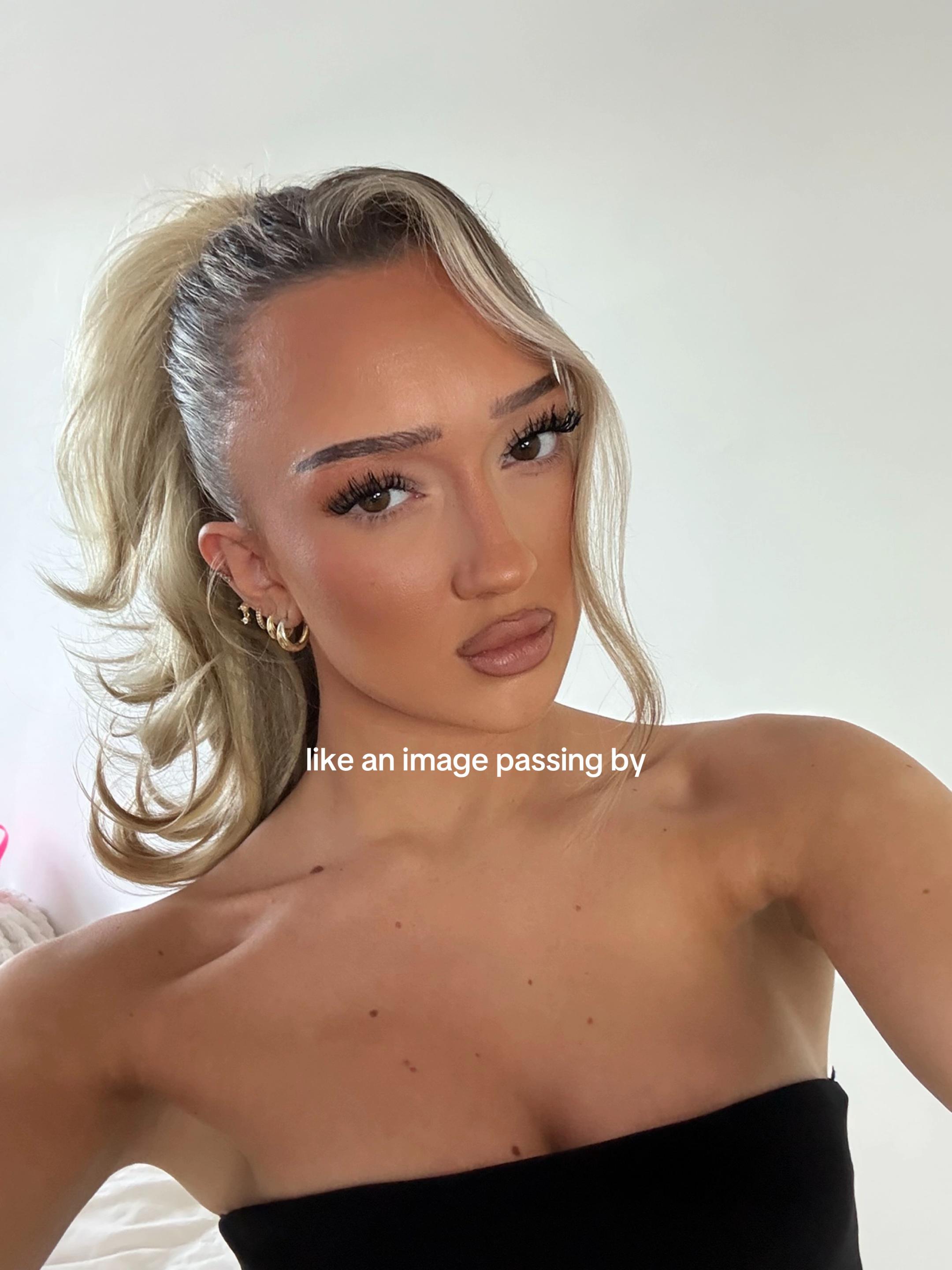 @livhowellll