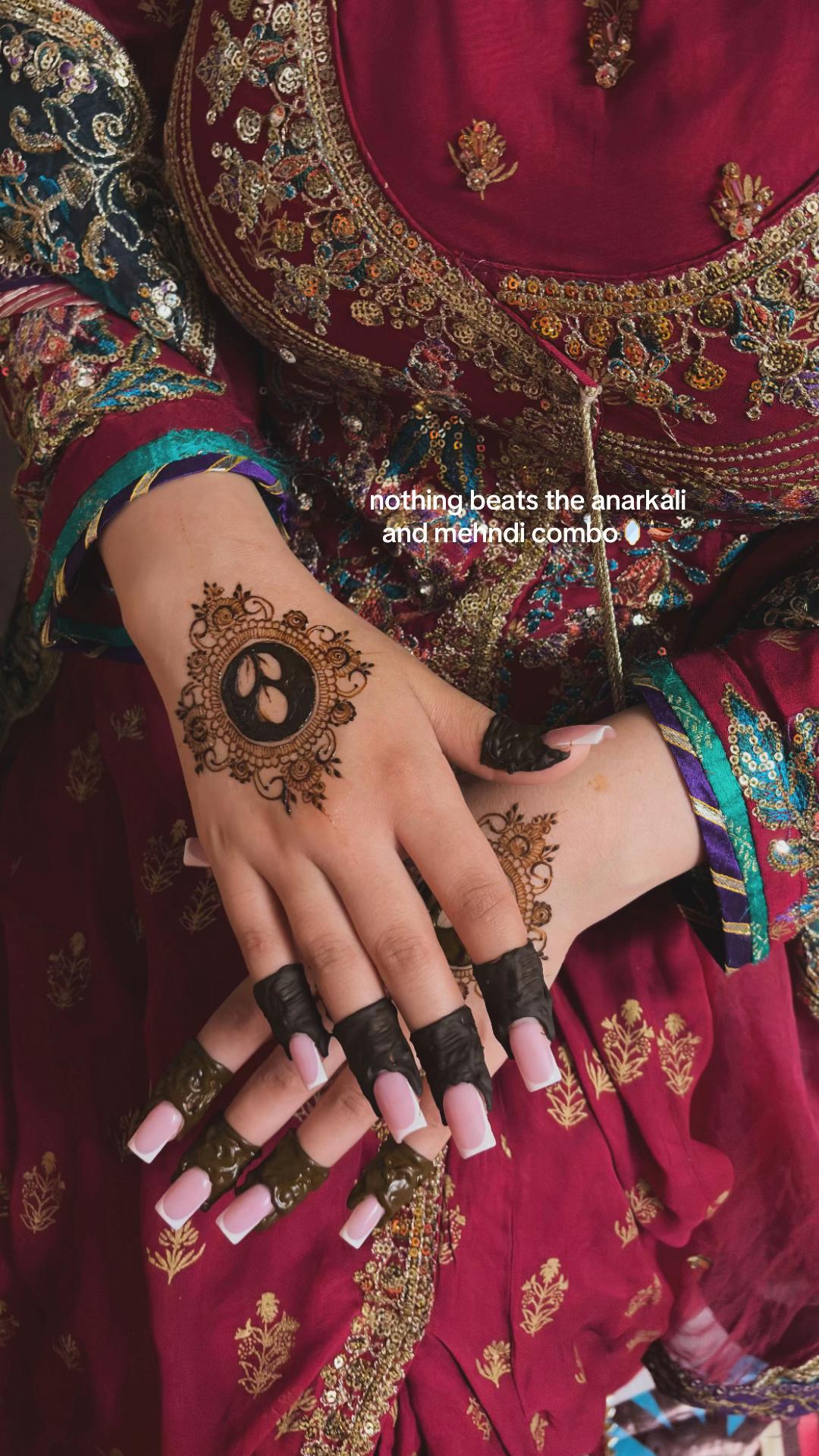 @BIRMINGHAM HENNA ARTIST