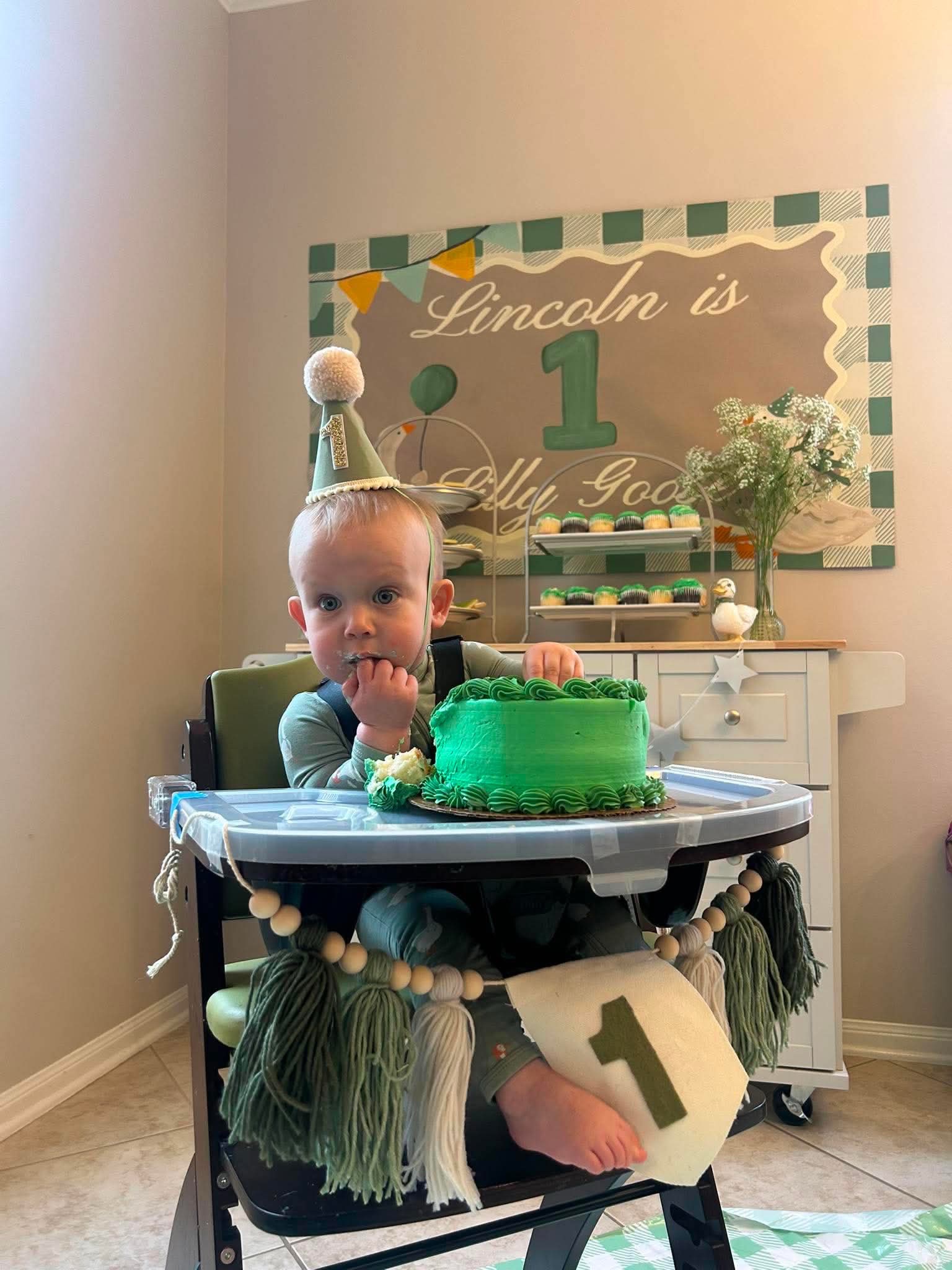 @Lindsey | Banner Artist & Mom