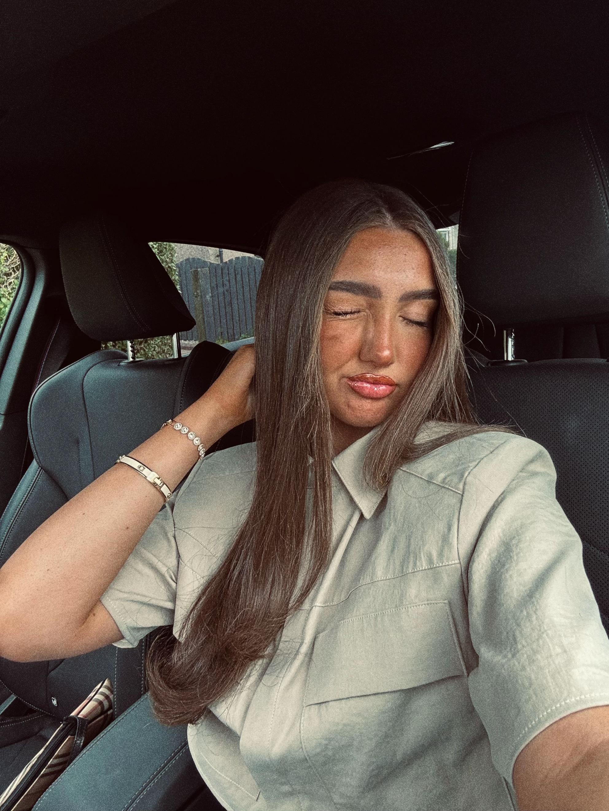 @🦋𝐋𝐞𝐨𝐧𝐚 𝐃𝐞𝐢𝐠𝐡𝐚𝐧