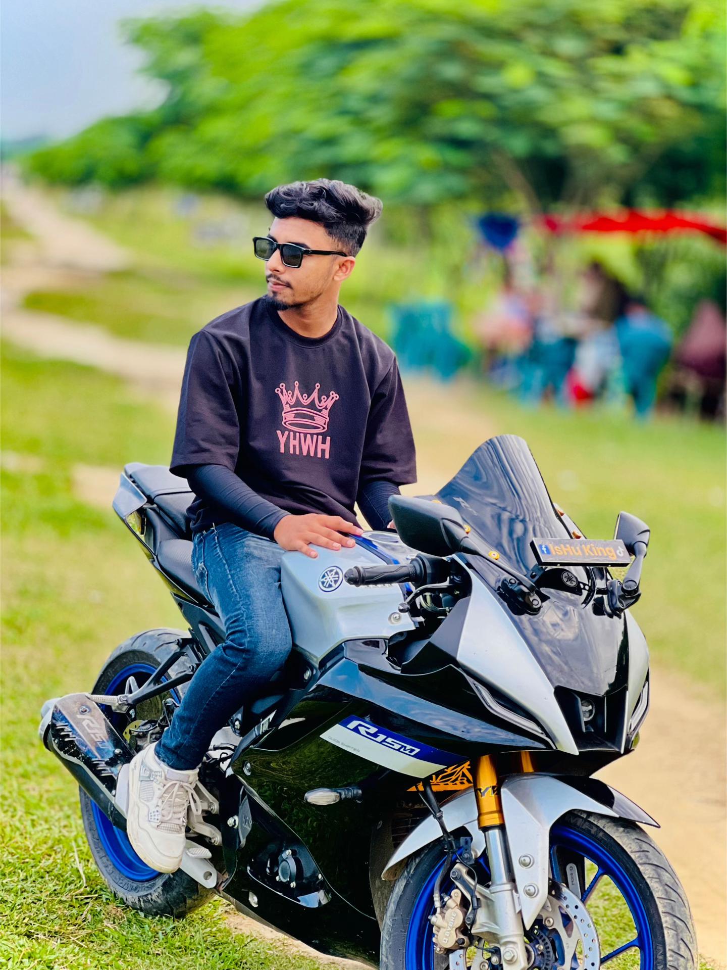 @👑 IsHu King 👑