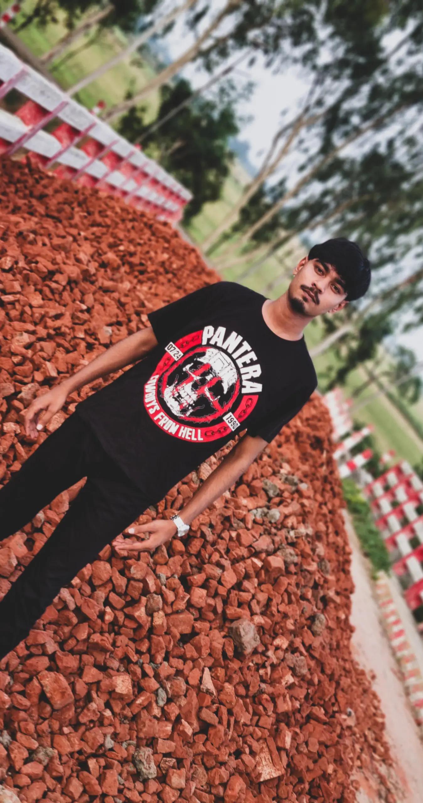 @SOURAV 🦅